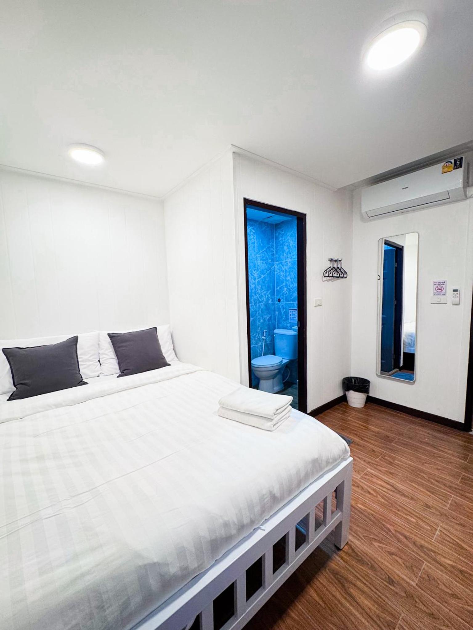 Diff Hostel