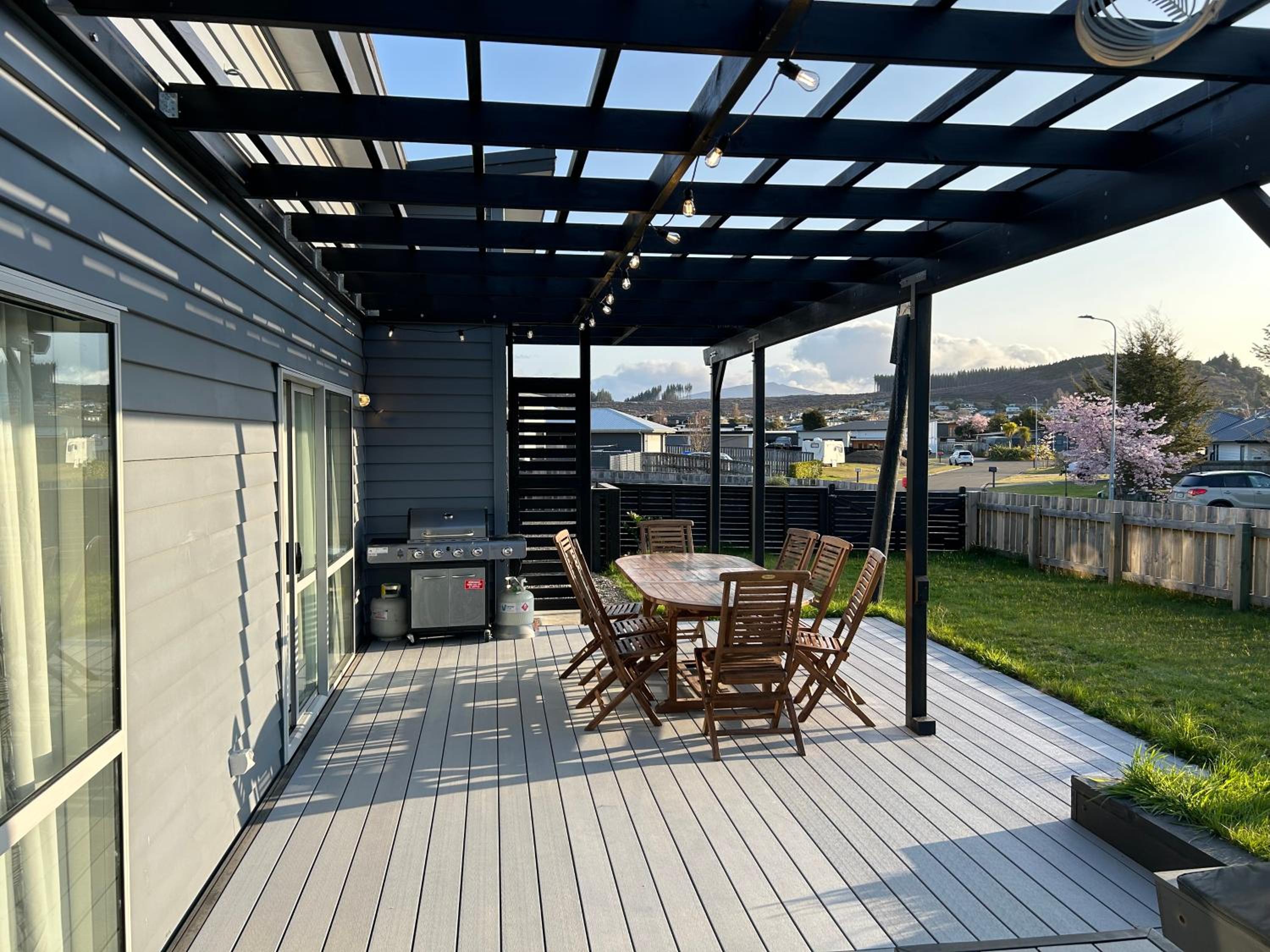 Motuoapa Getaway - Lake Taupo Holiday Home
