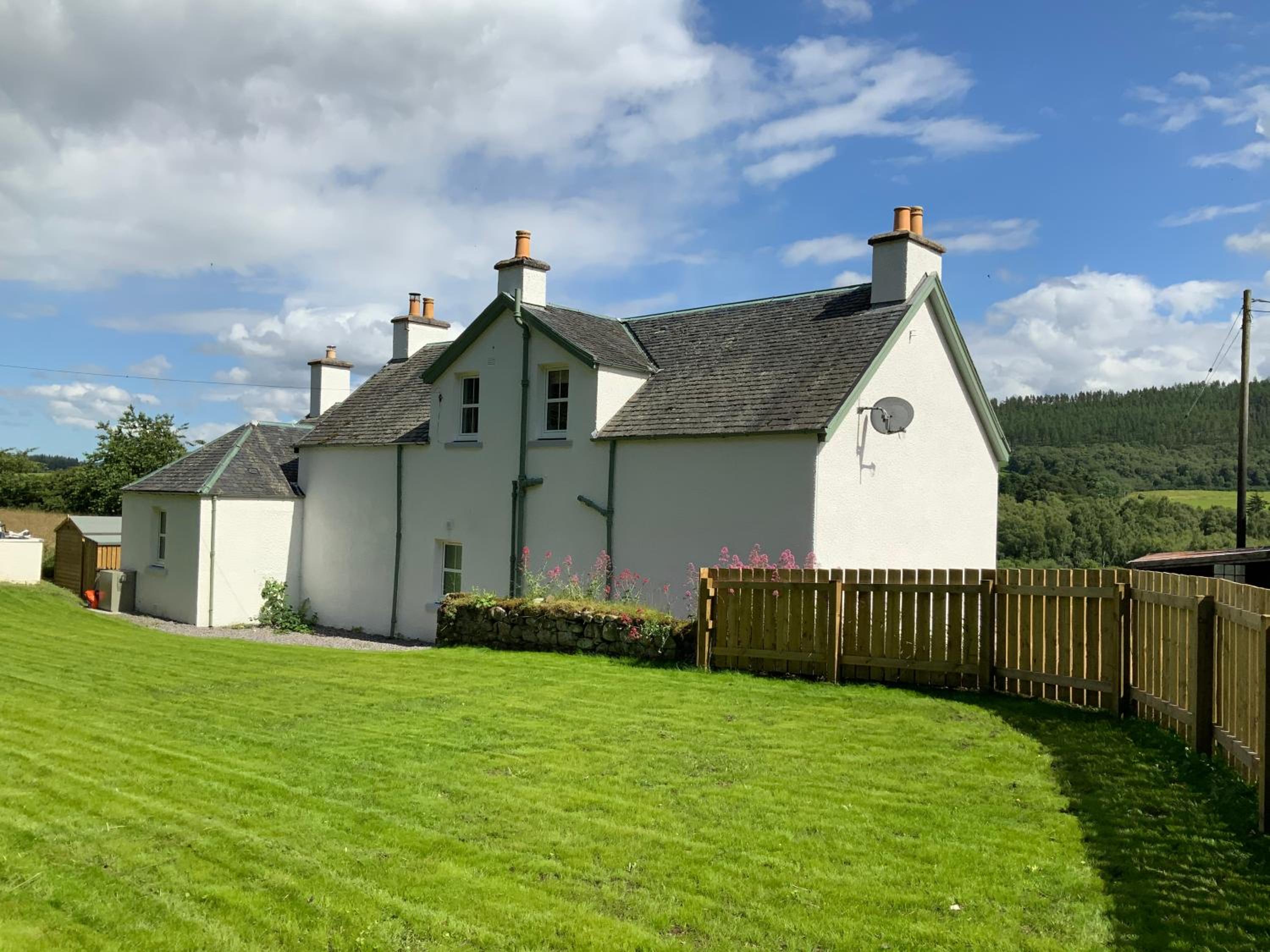 Balmore Farmhouse near Lochness