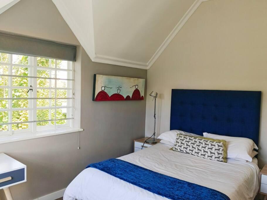 Exquisite family home, immaculate condition view 4