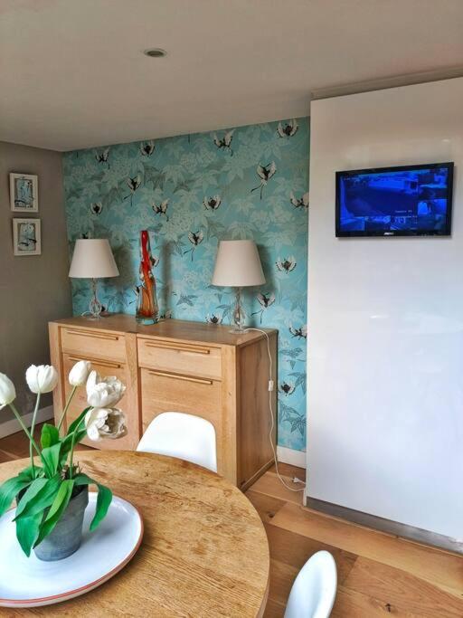 Exquisite family home, immaculate condition view 5