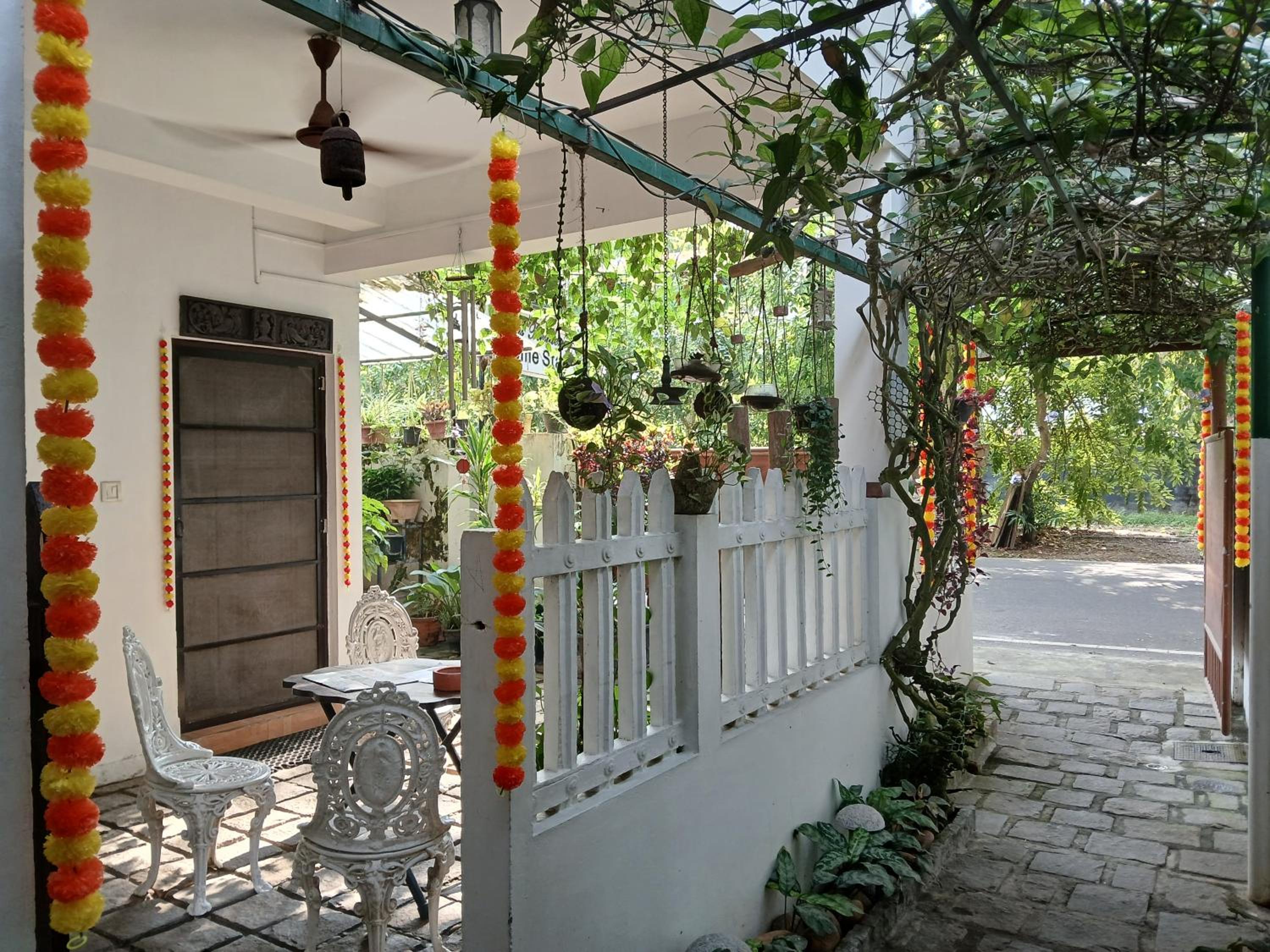 Reds Residency - Homestay