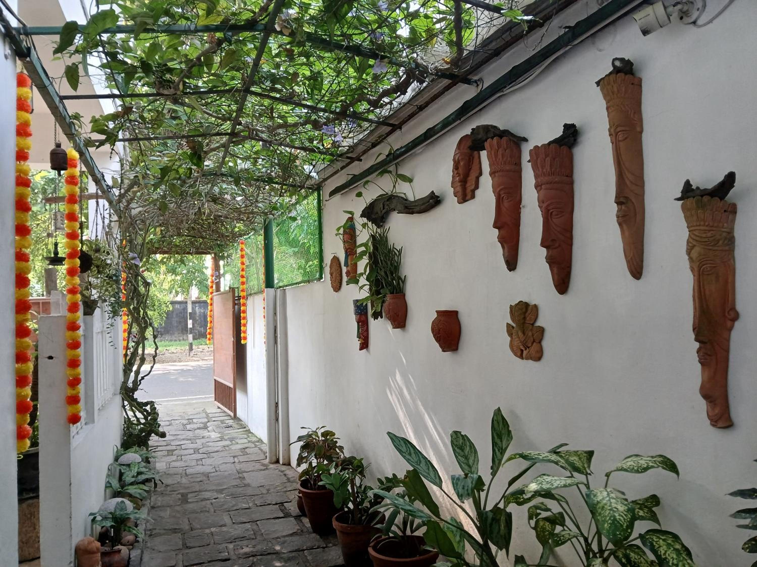 Reds Residency - Homestay