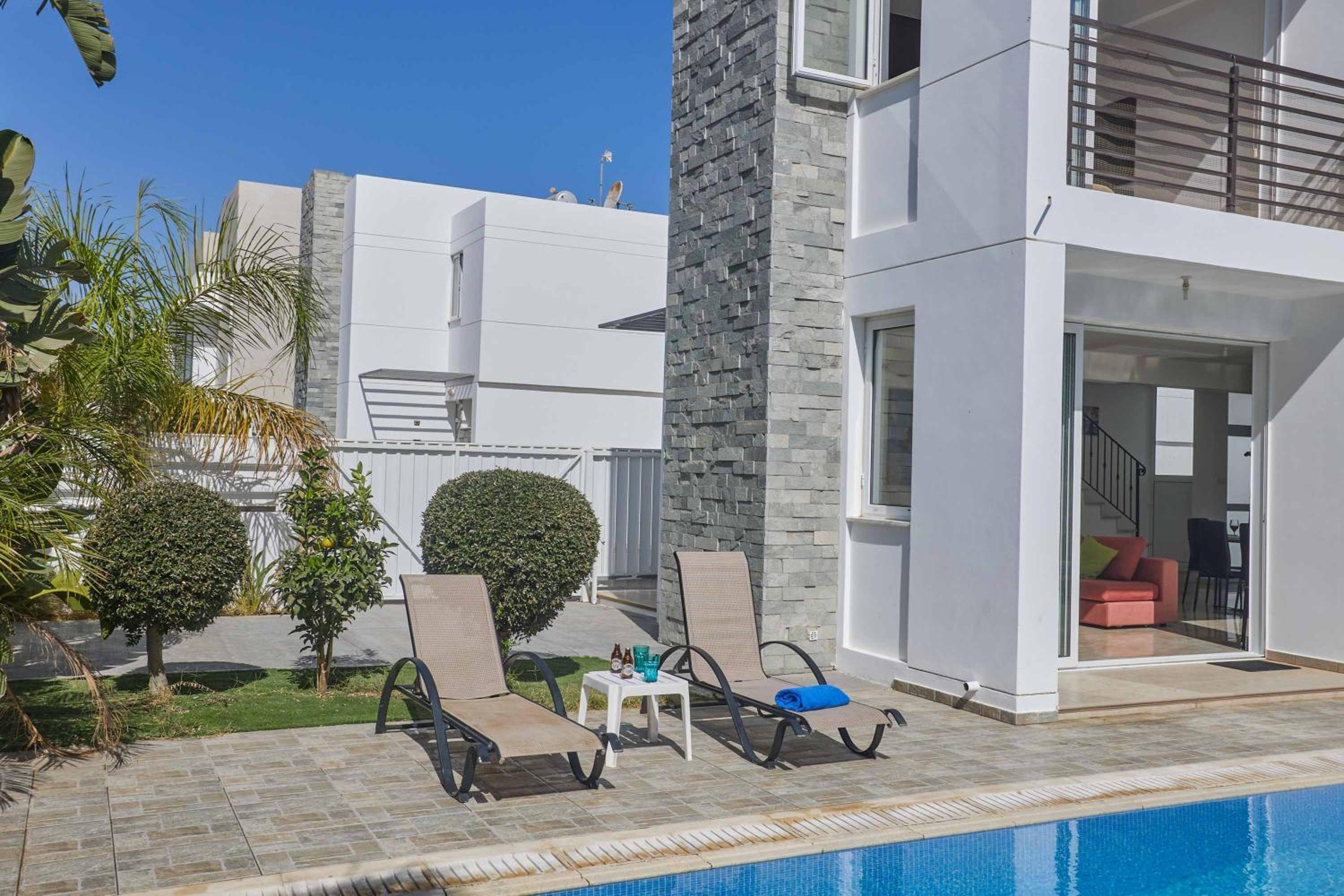 Protaras Pearl PE17