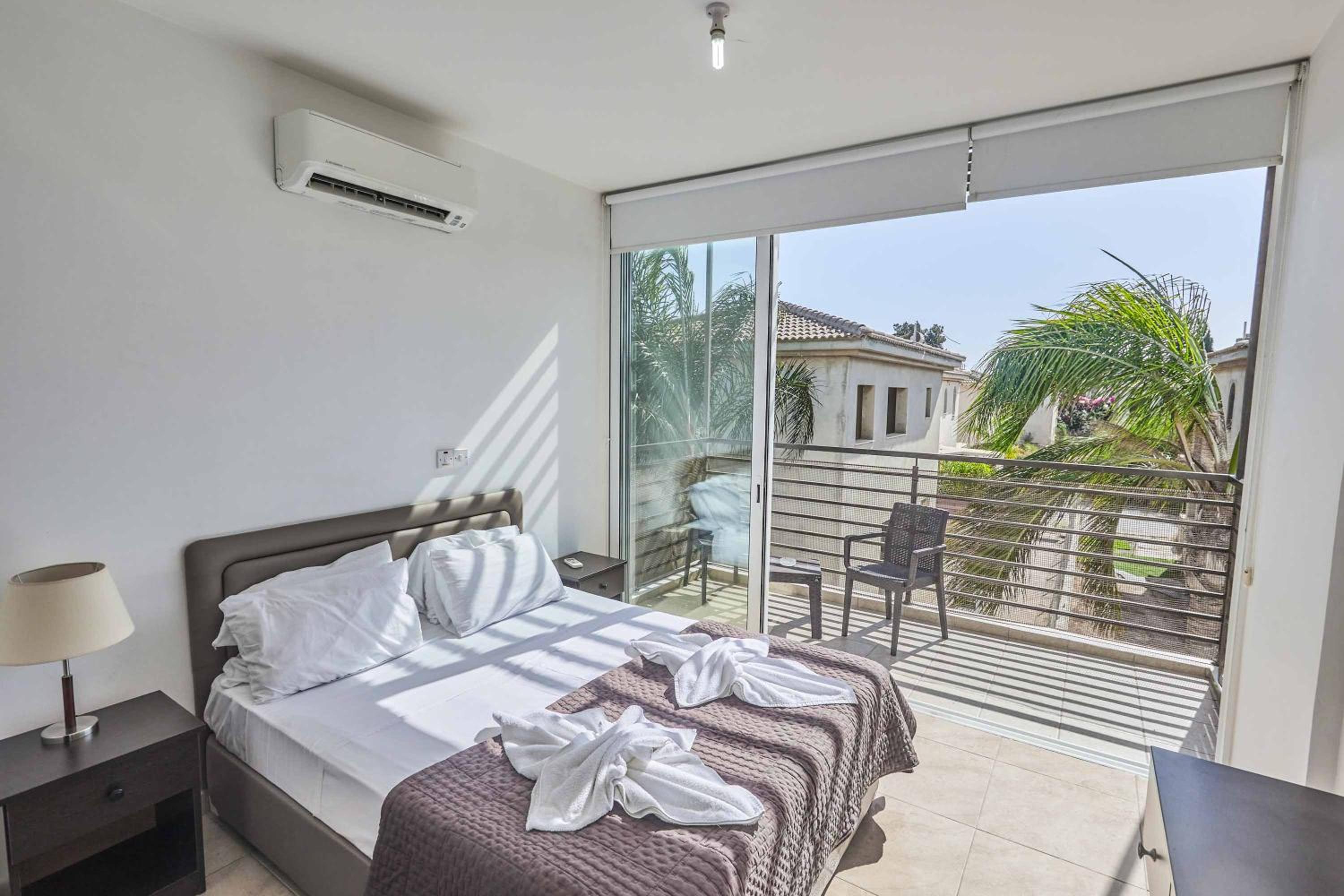 Protaras Pearl PE17