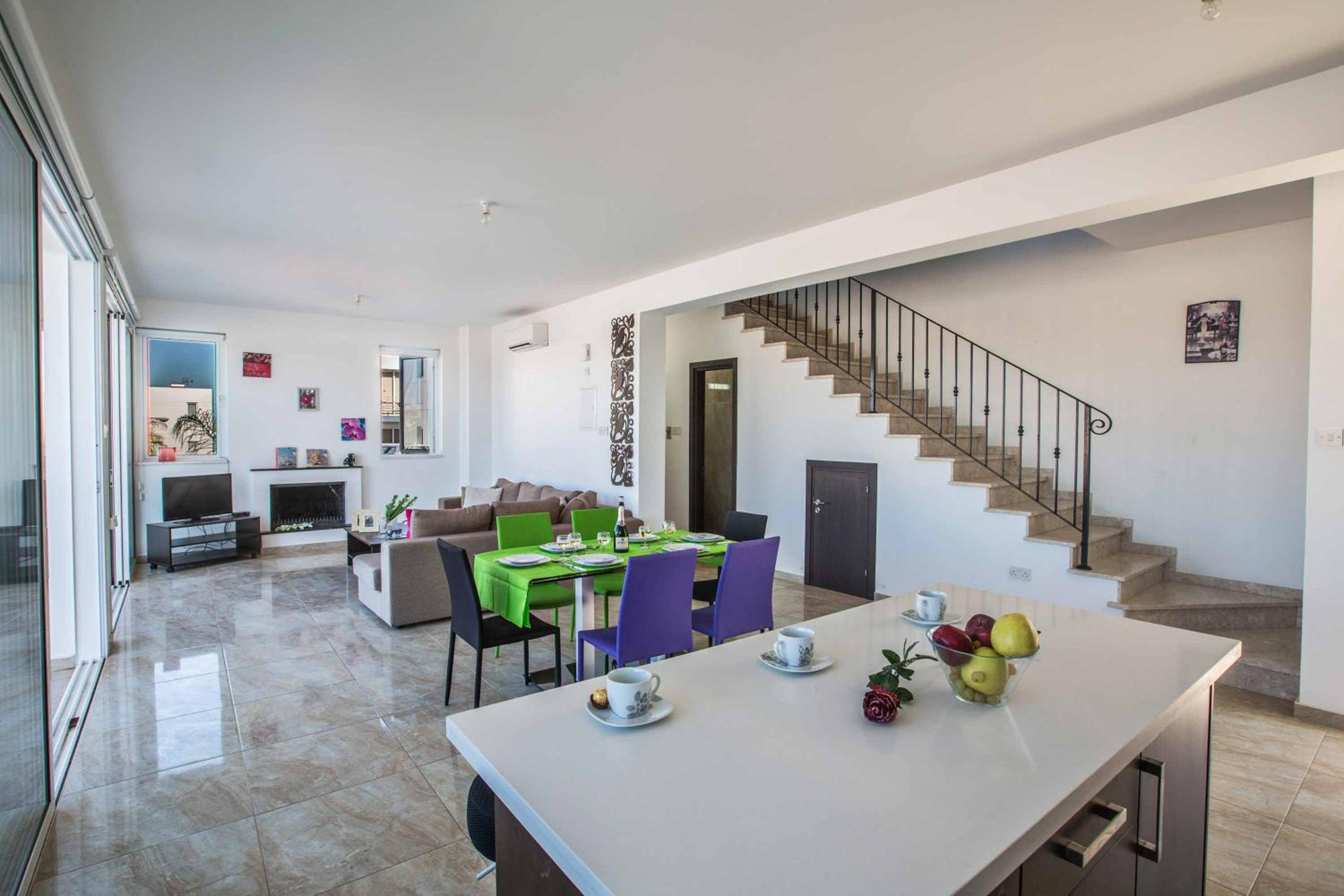 Protaras Pearl PE16