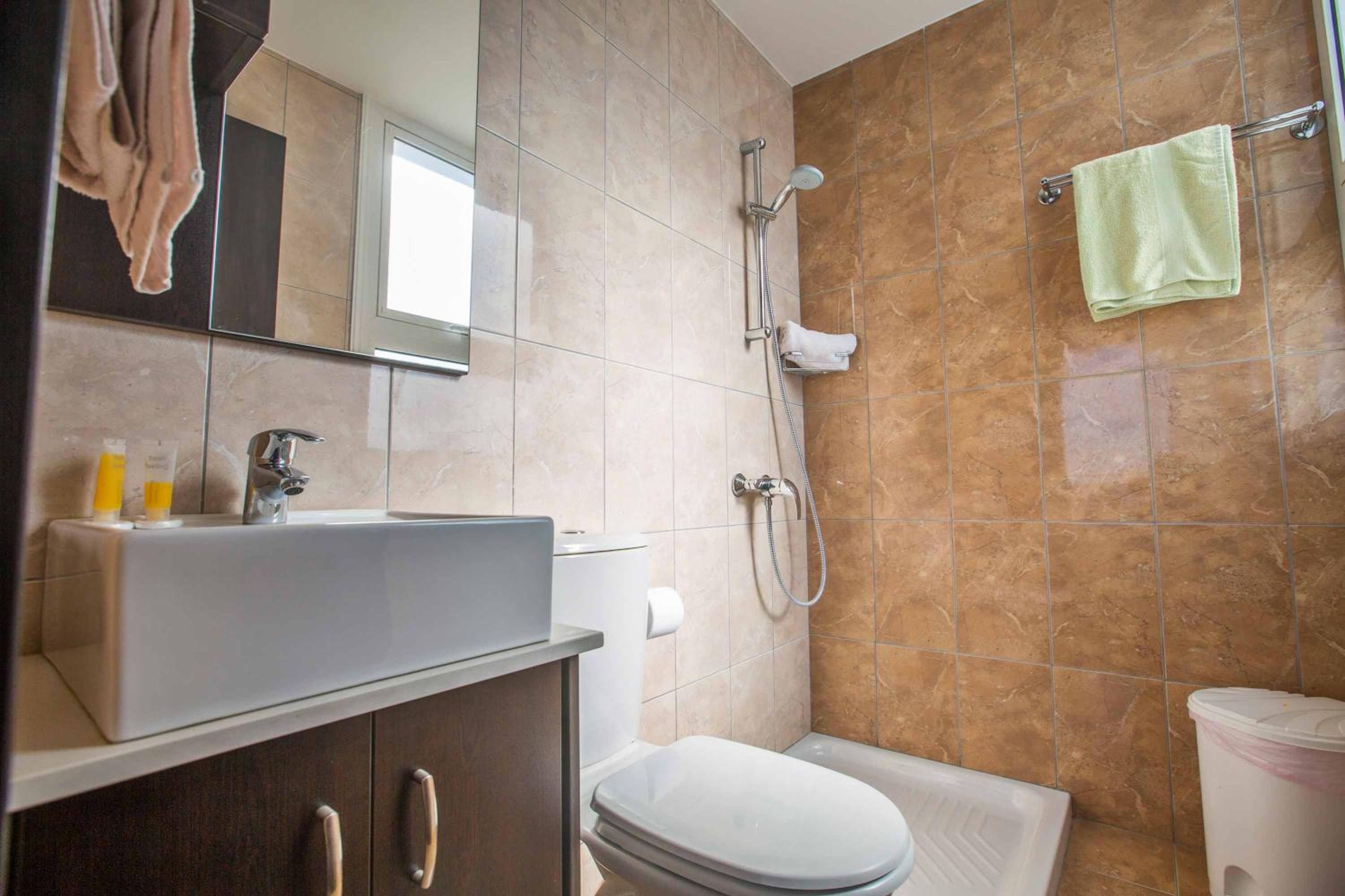 Protaras Pearl PE16