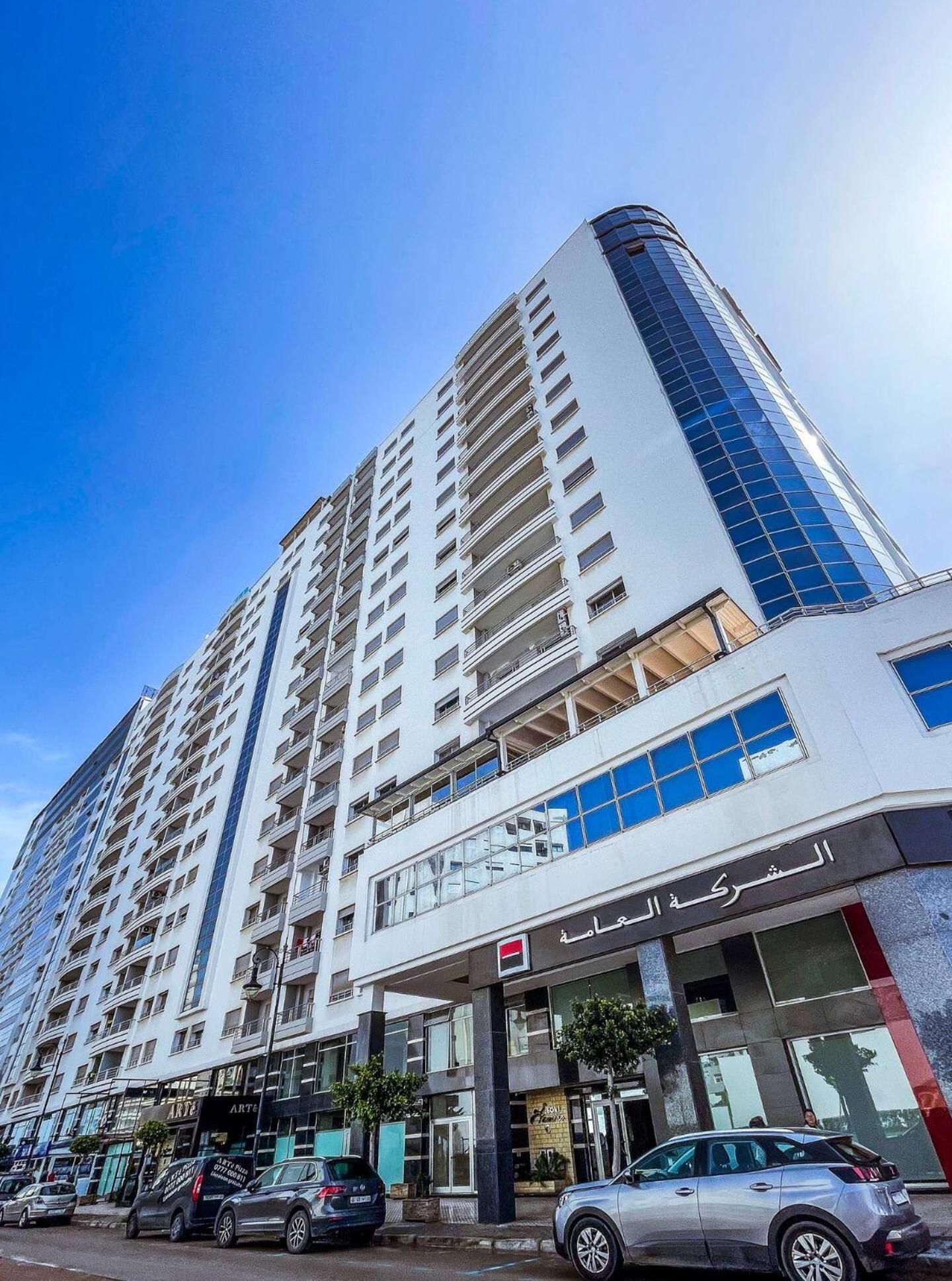 Best Modern & homey 2-bed apartment in Playa view 3