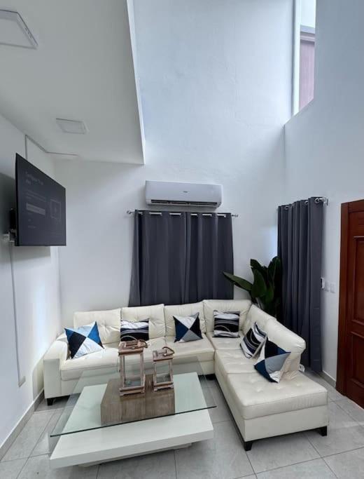 Oceanview Oasis Hermosa villa con vistas al mar
