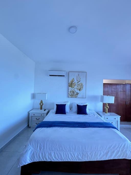 Oceanview Oasis Hermosa villa con vistas al mar