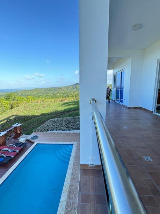 Oceanview Oasis Hermosa villa con vistas al mar