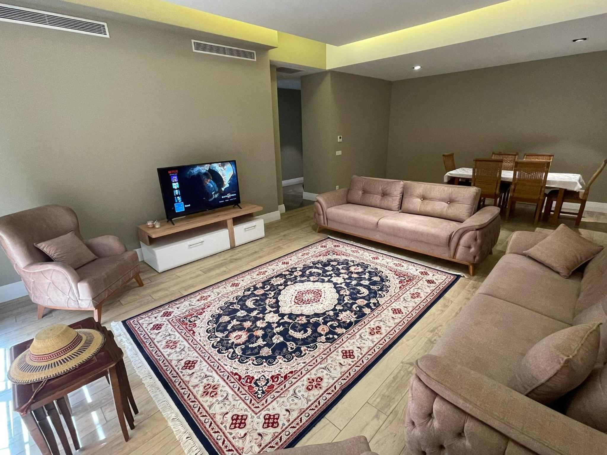 PEARL In CITY LUXURY APARTMENT view 3