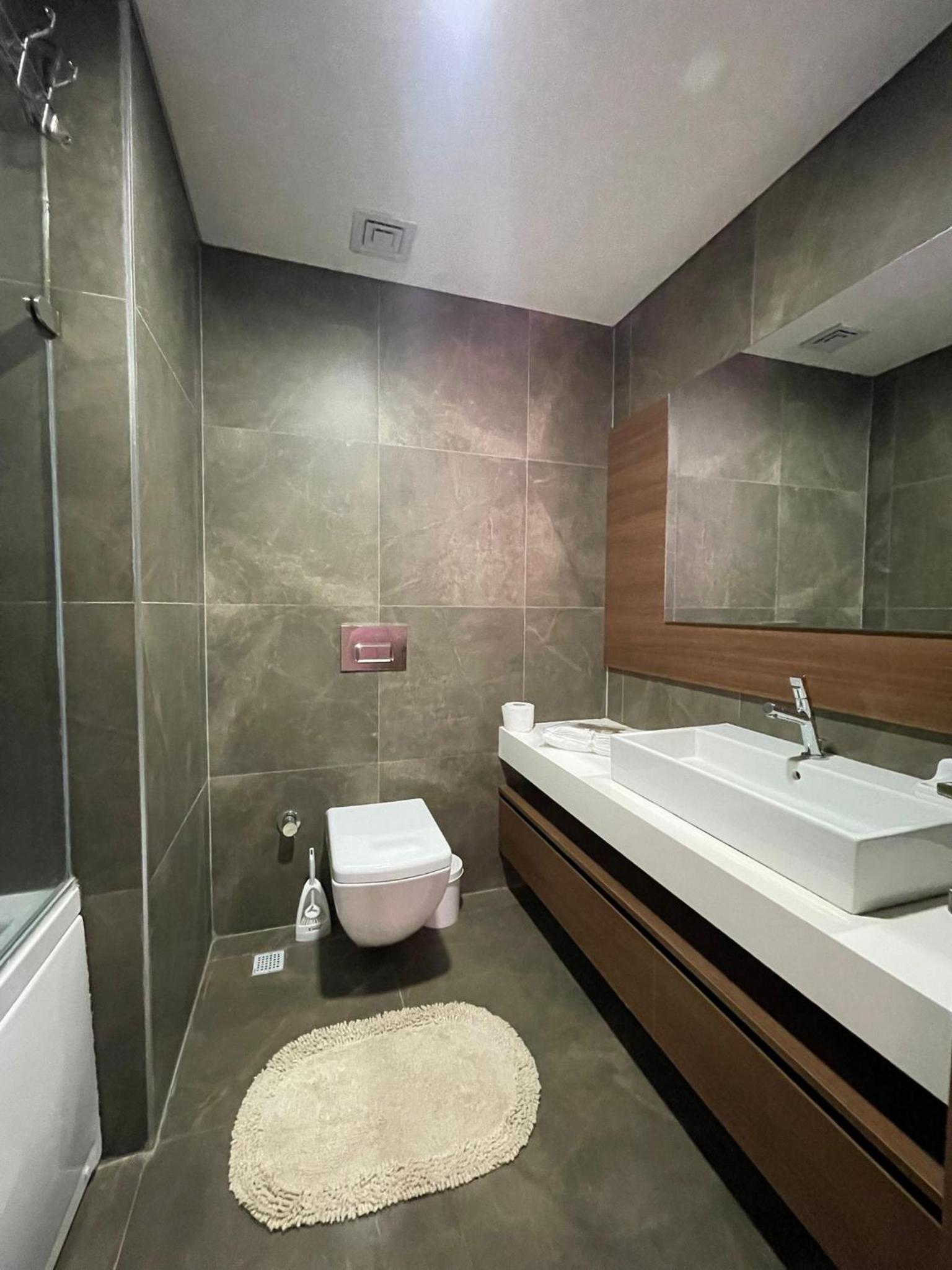 PEARL In CITY LUXURY APARTMENT view 5