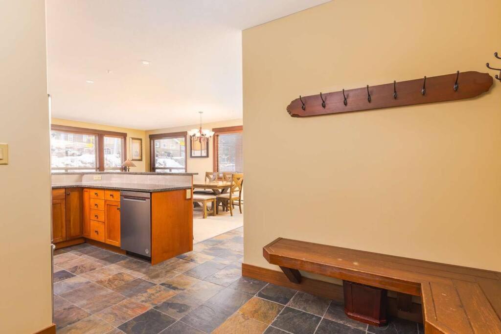 Stonegate Resort Unit A206