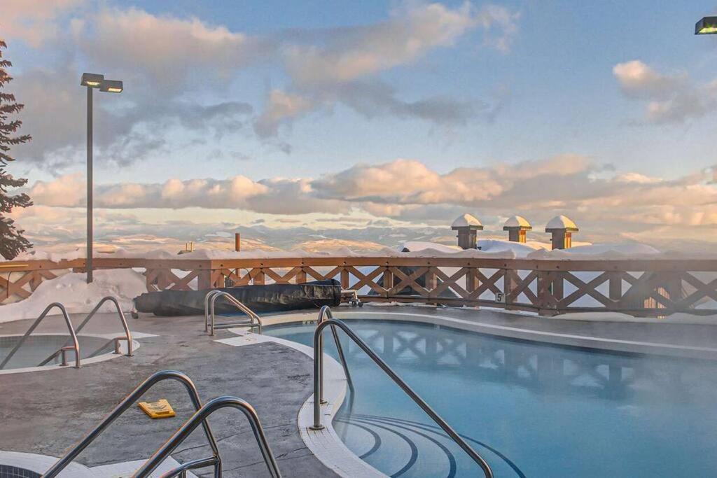 Stonegate Resort Unit A206