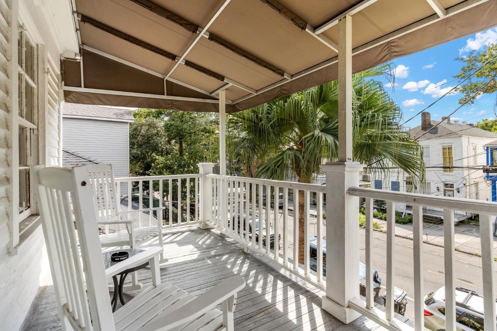 Magazine St retreat w balconies & full kitchen view 2