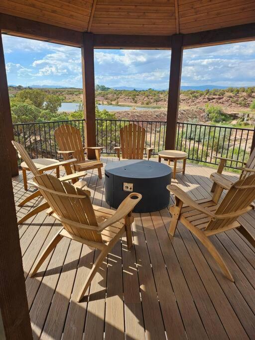 Spectacular And New Cliff Lake Lodge Six Lakes Resort