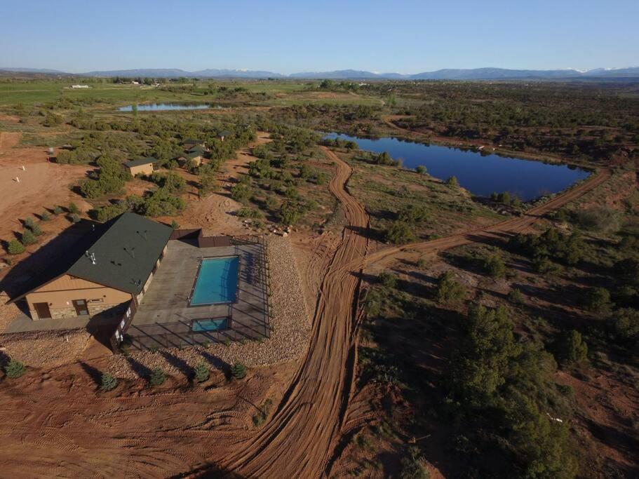 Spectacular And New Cliff Lake Lodge Six Lakes Resort