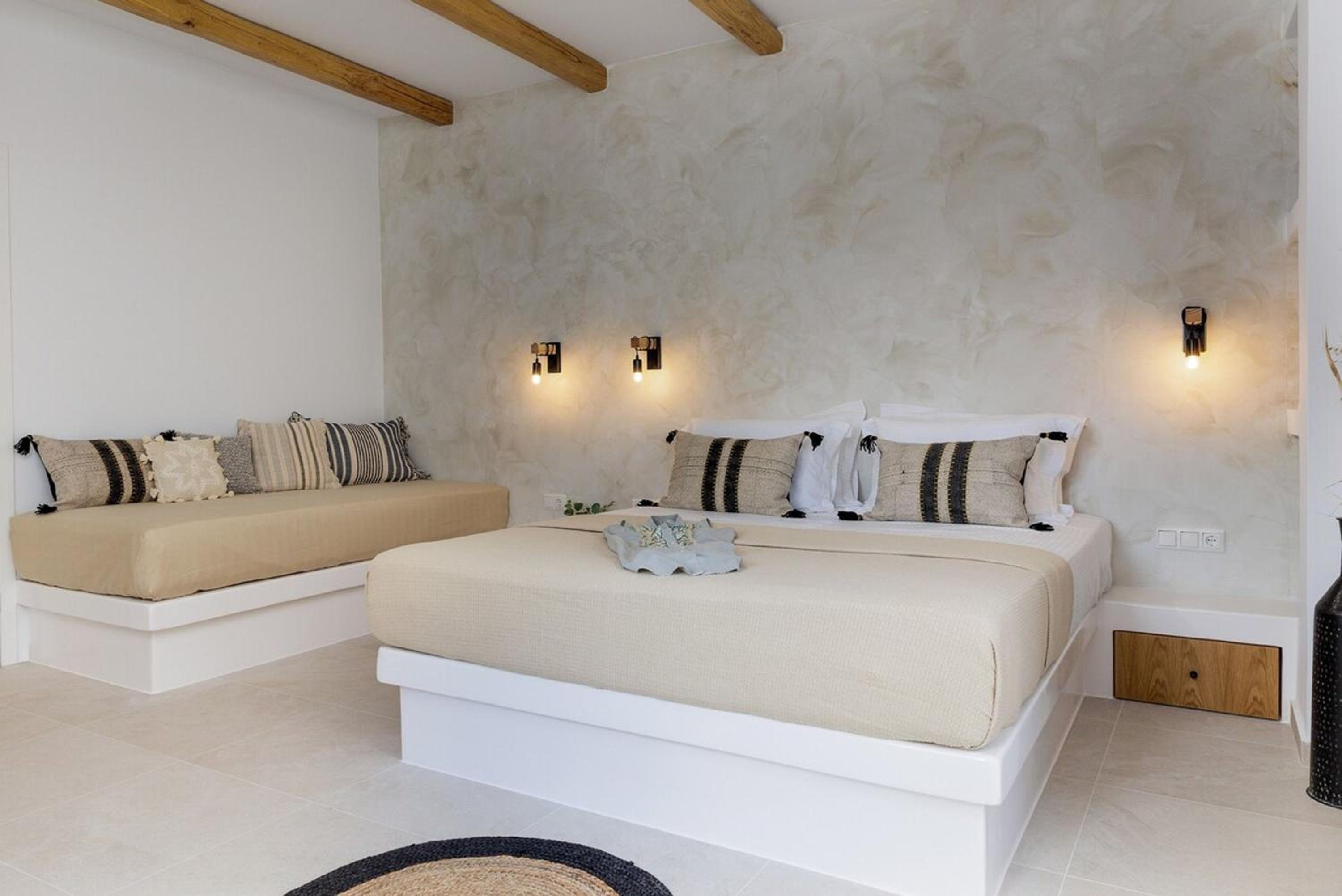 Arch Chora Home next to the Old Castle photo 3