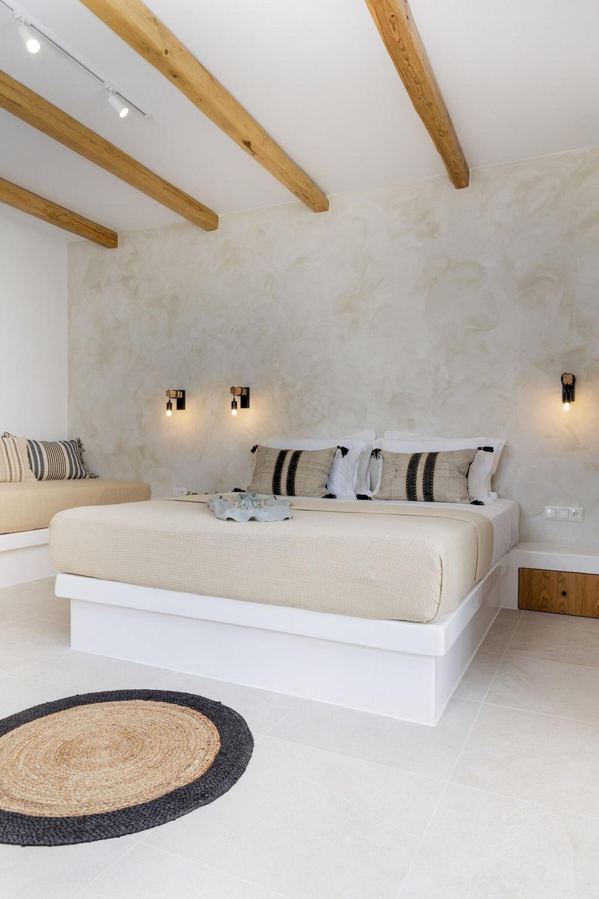 Arch Chora Home next to the Old Castle photo 4