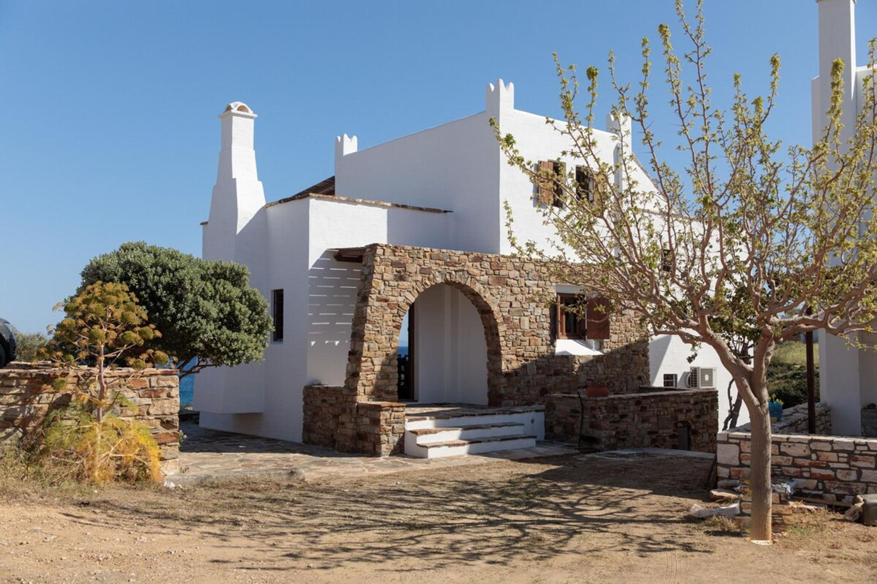 Apiliotis sunrise beach villa