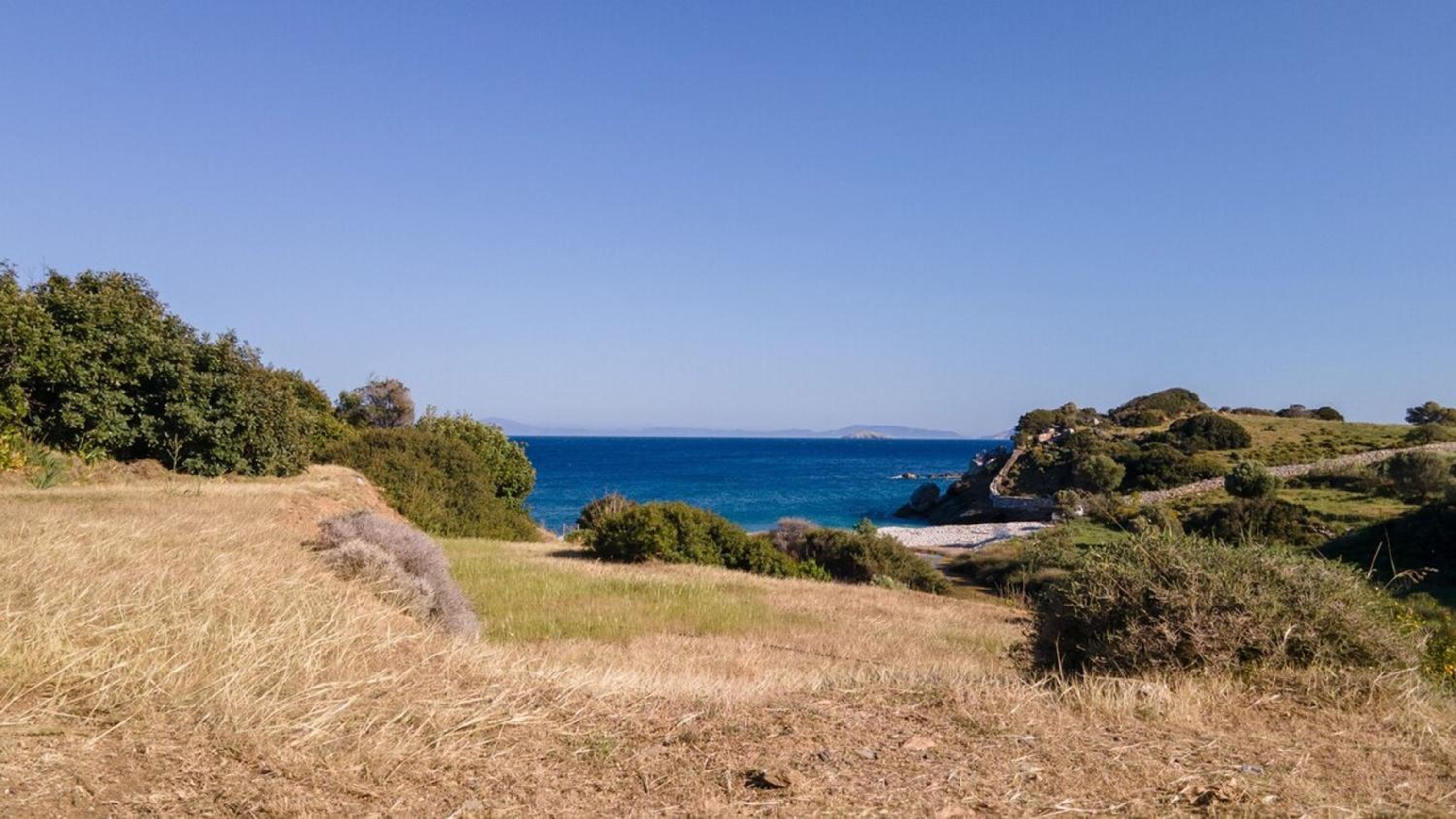 Apiliotis sunrise beach villa