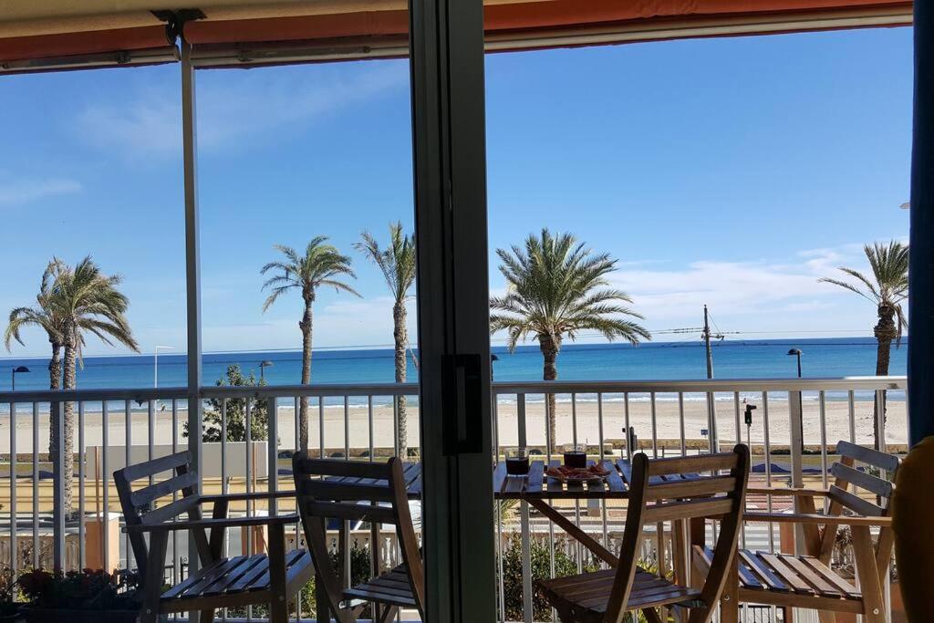 Playa primera linea Sunny in front of the sea view 4
