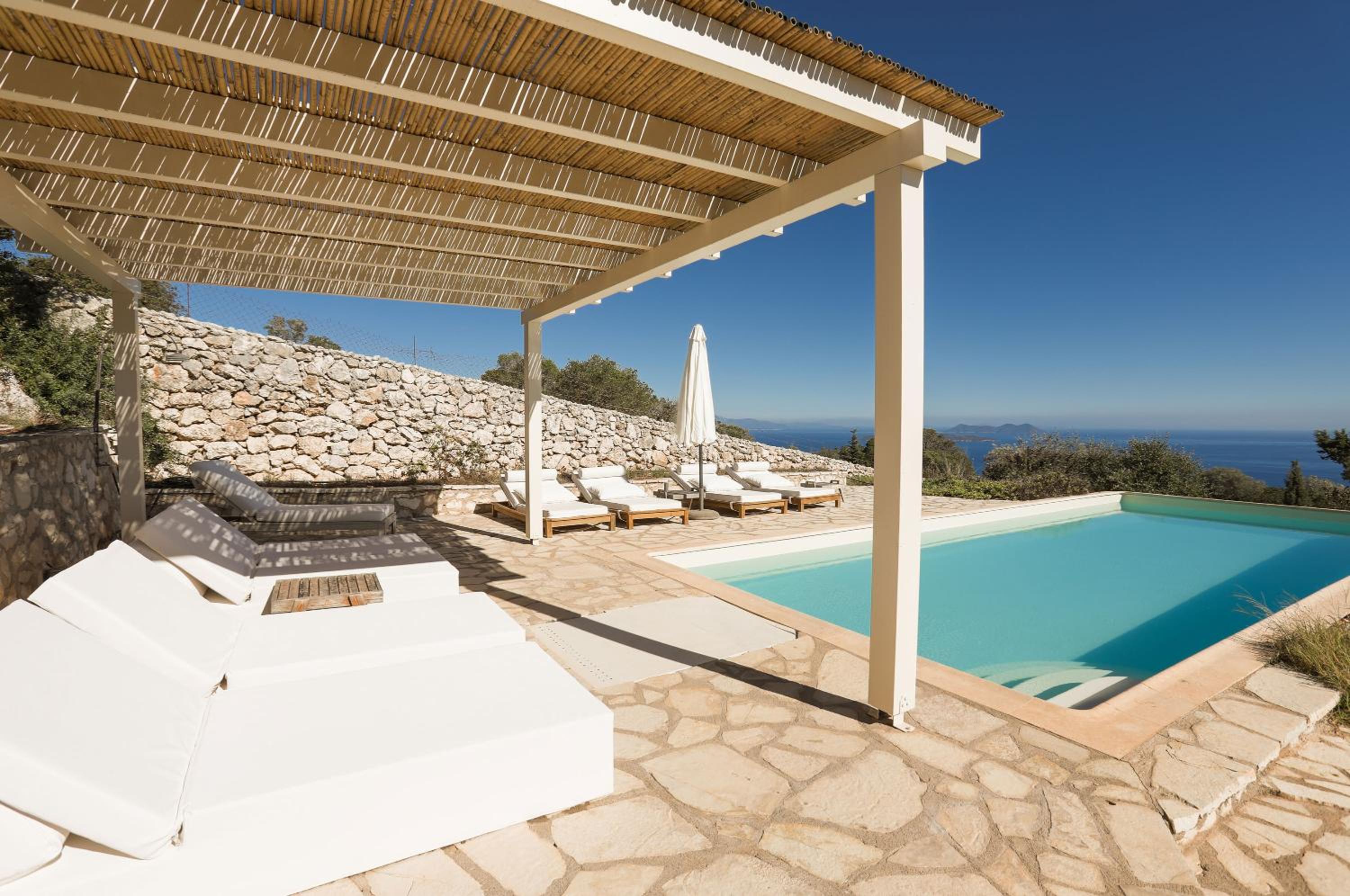 Urania Luxury Villa Geofos view 3