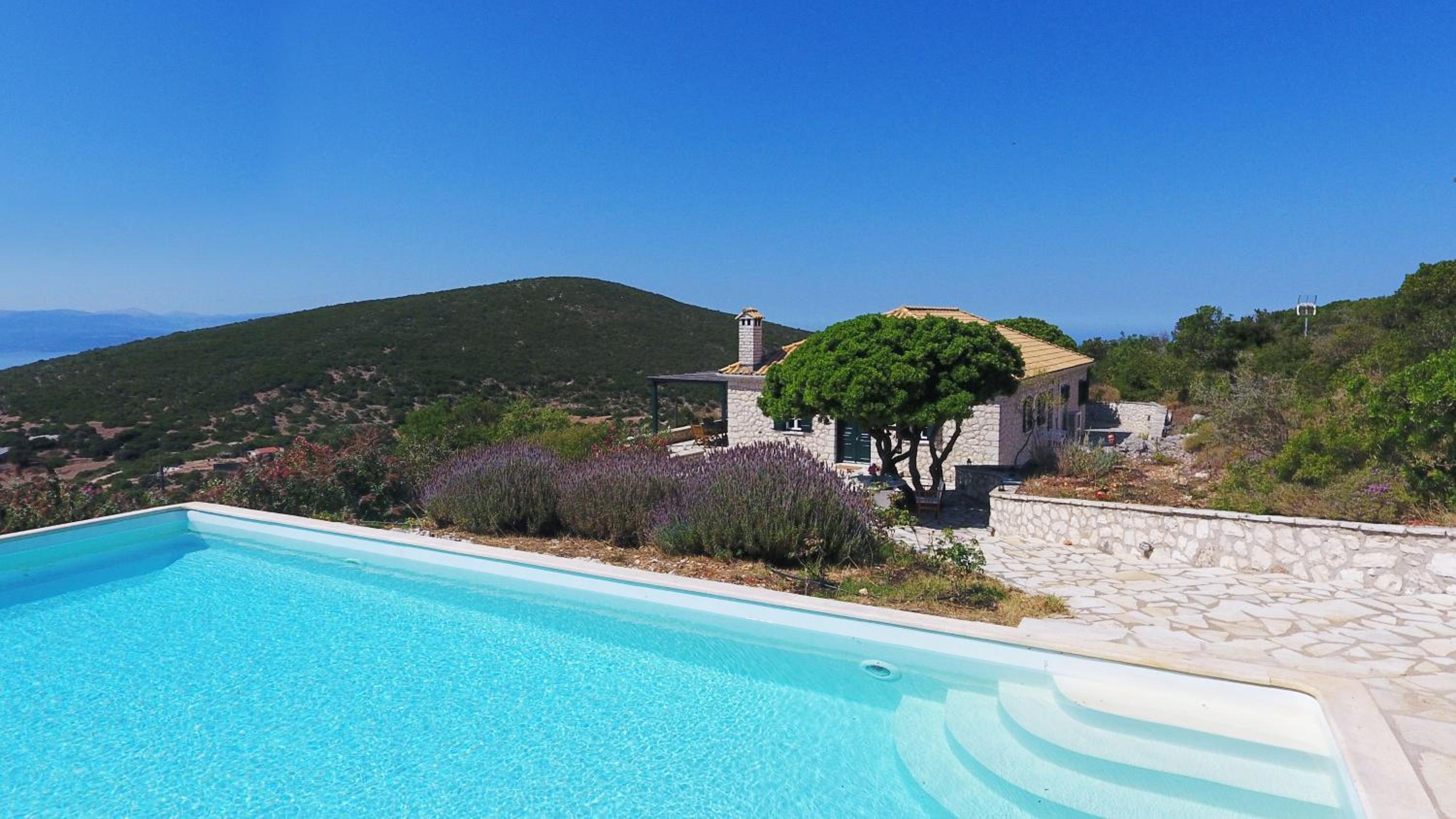 Urania Luxury Villa Geofos view 5