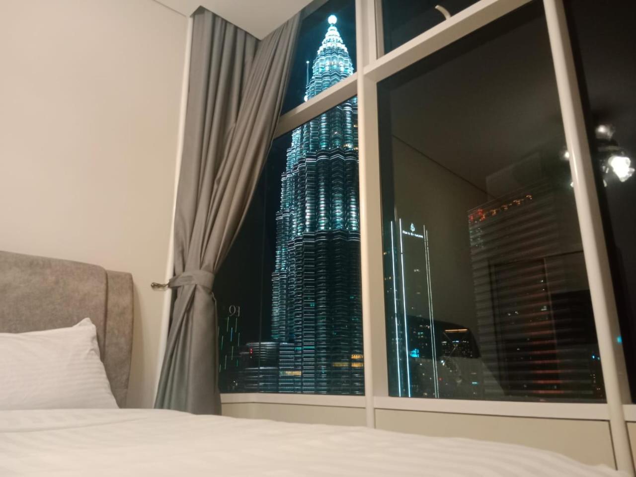 sky suites klcc by near petronas twin tower