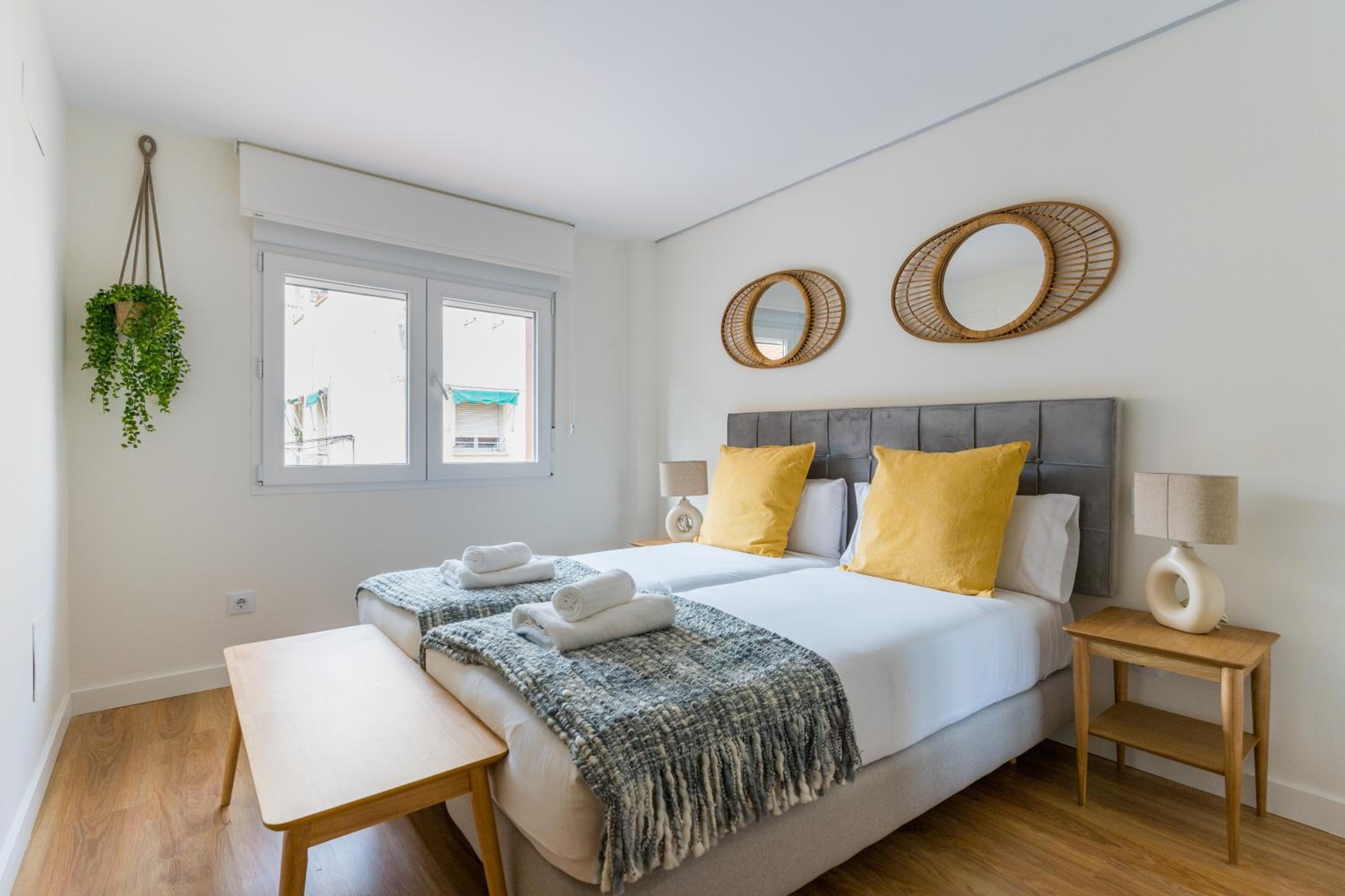 Modern and wide- 3Bd 25 Bth- Plaza Castilla photo 4