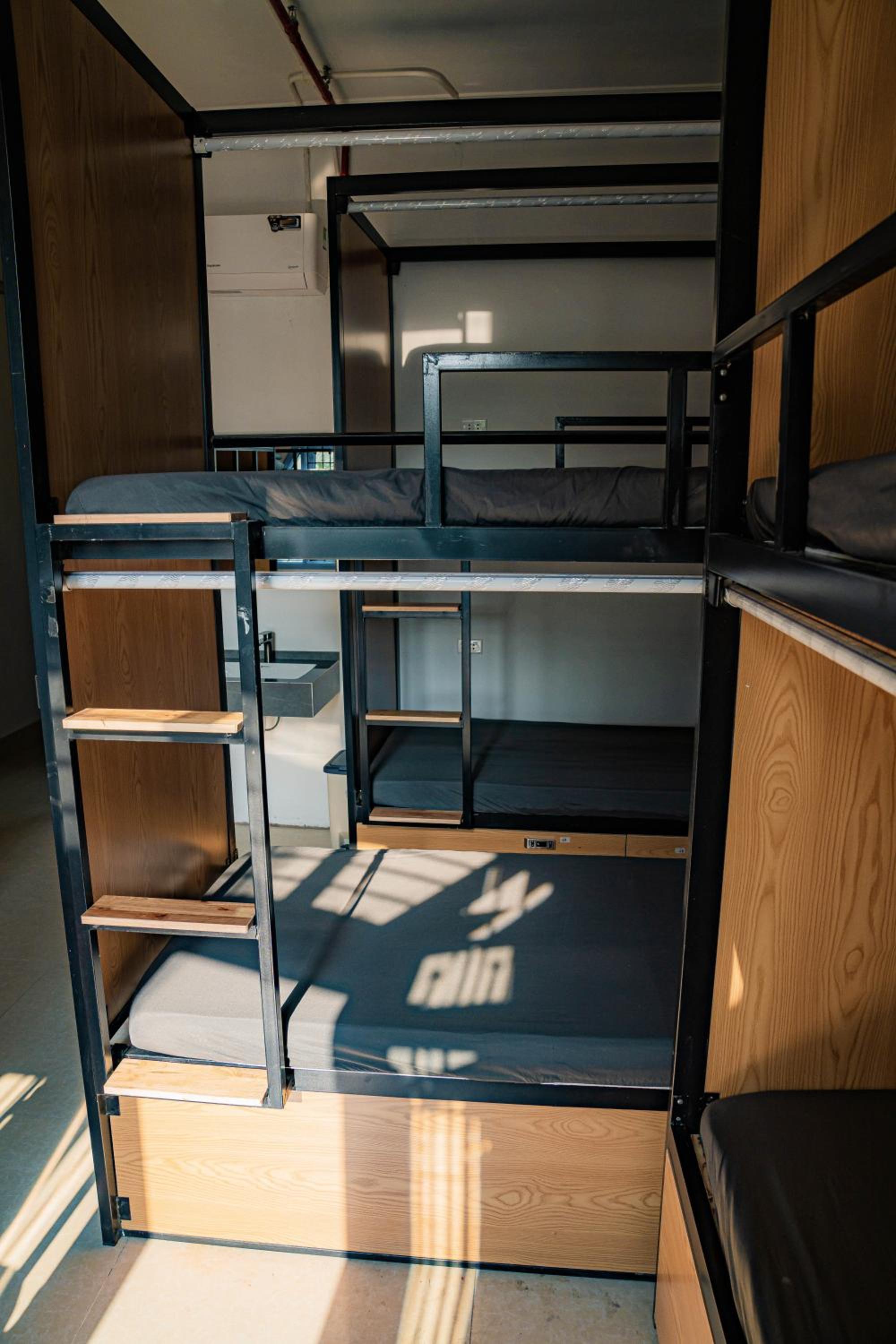 Quiri Hostel Hanoi