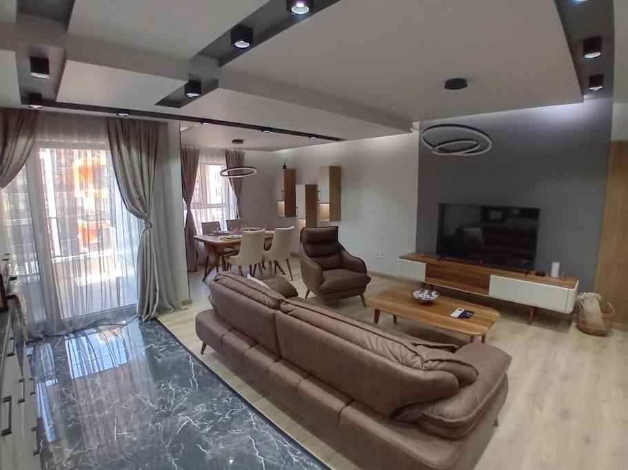 Lillium home