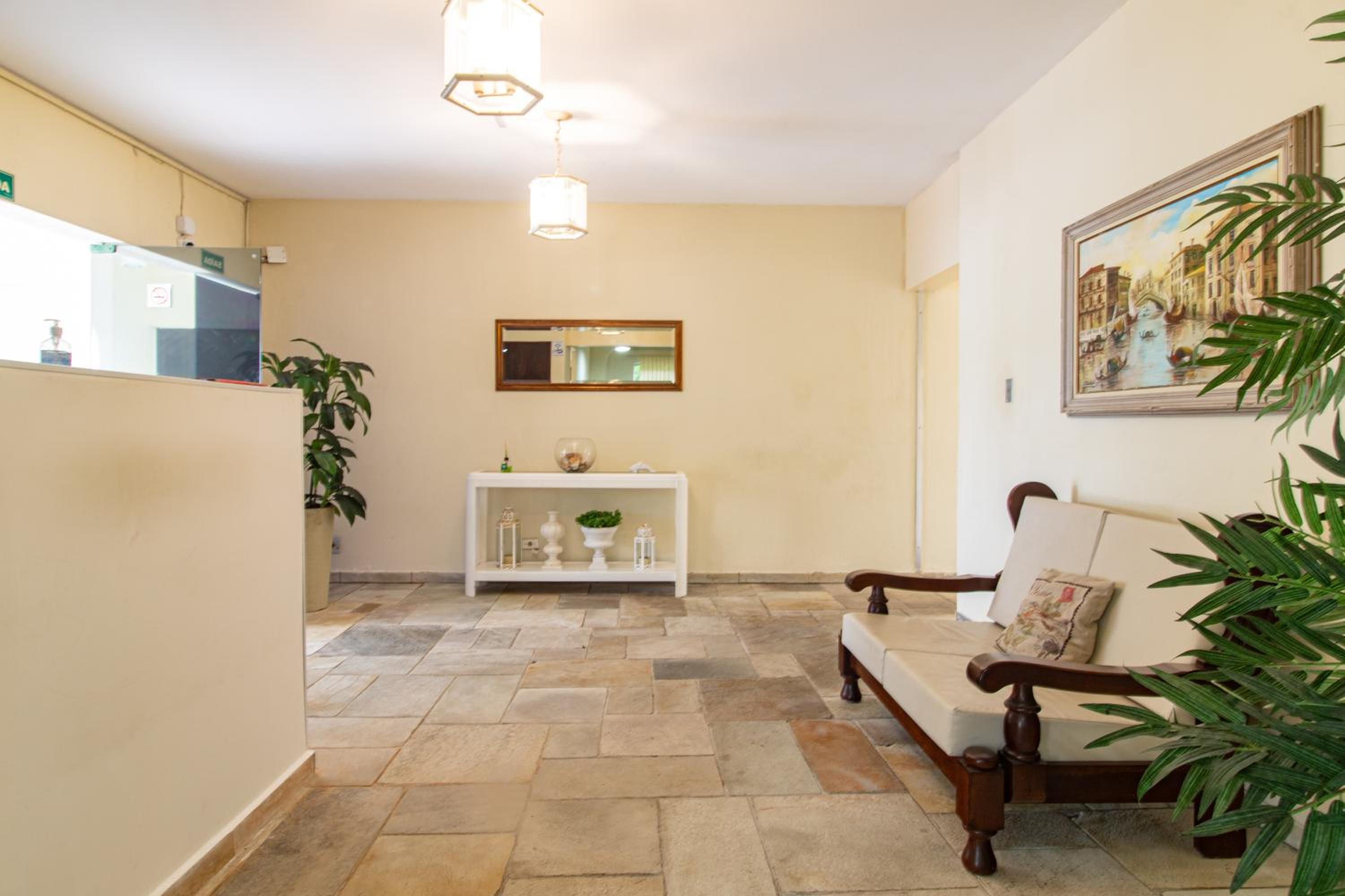 Apartment with garage 100m from the Enseada beach
