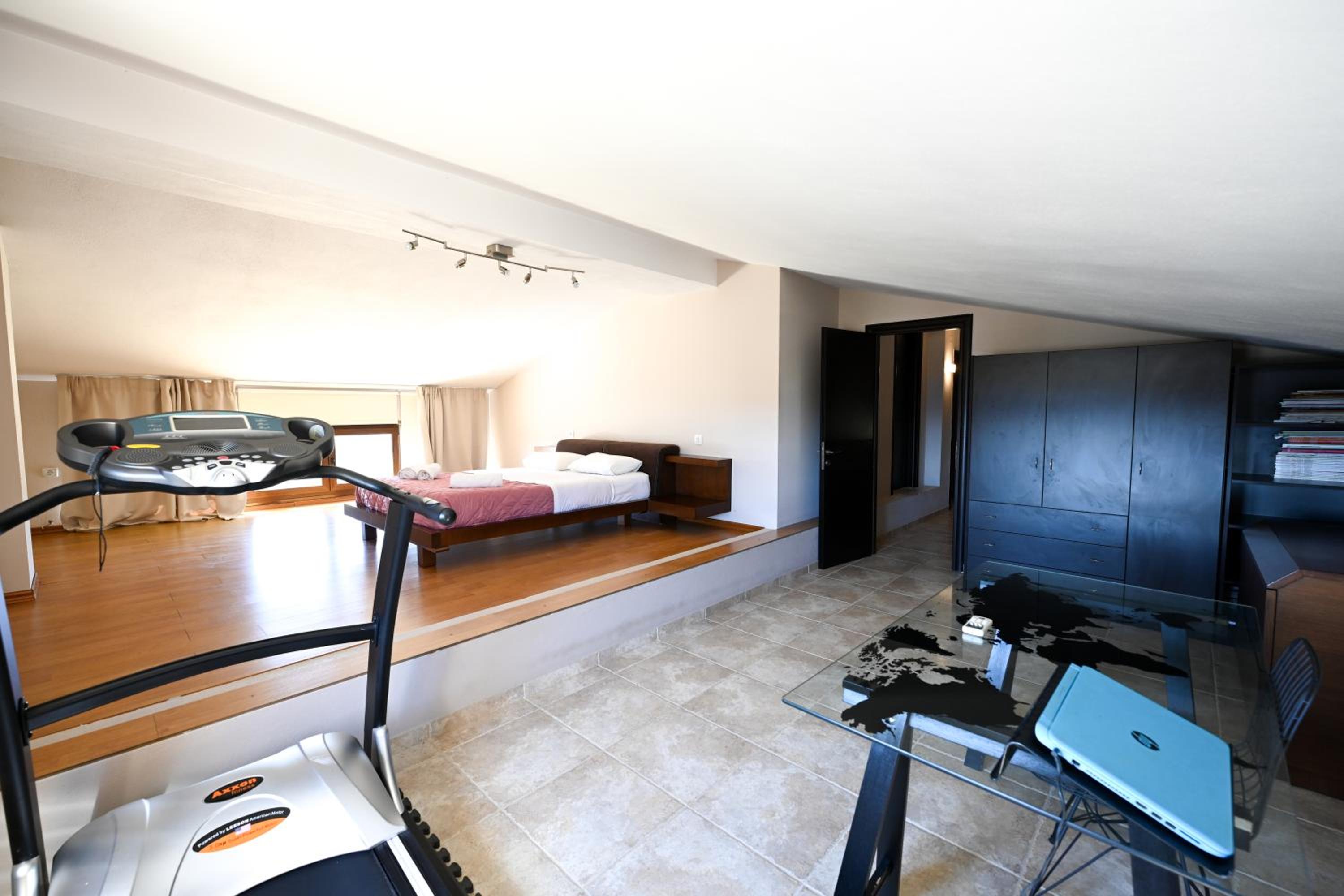 Villa Theadora