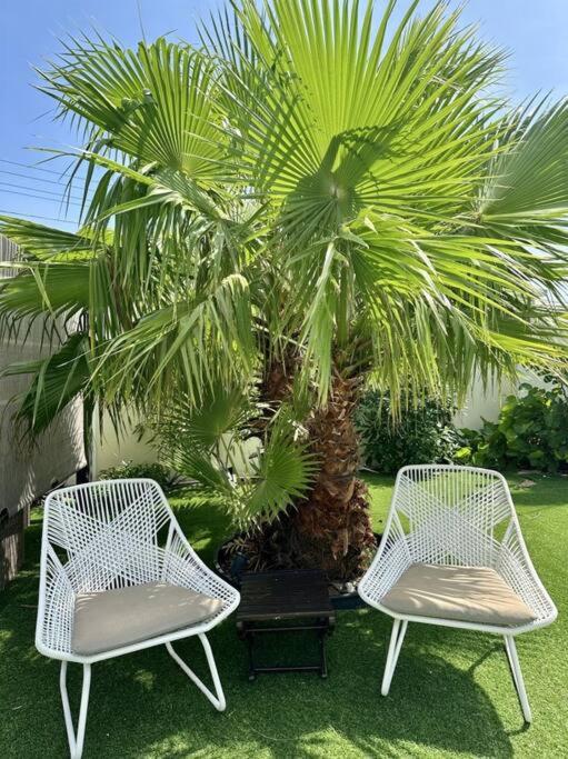 Palm Beach 6 bedroom Villa with Private Pool behind Marriott