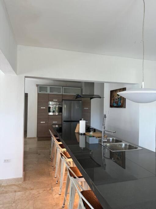Palm Beach 6 bedroom Villa with Private Pool behind Marriott