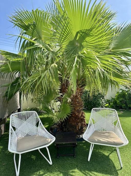 Palm Beach 6 bedroom Villa with Private Pool behind Marriott