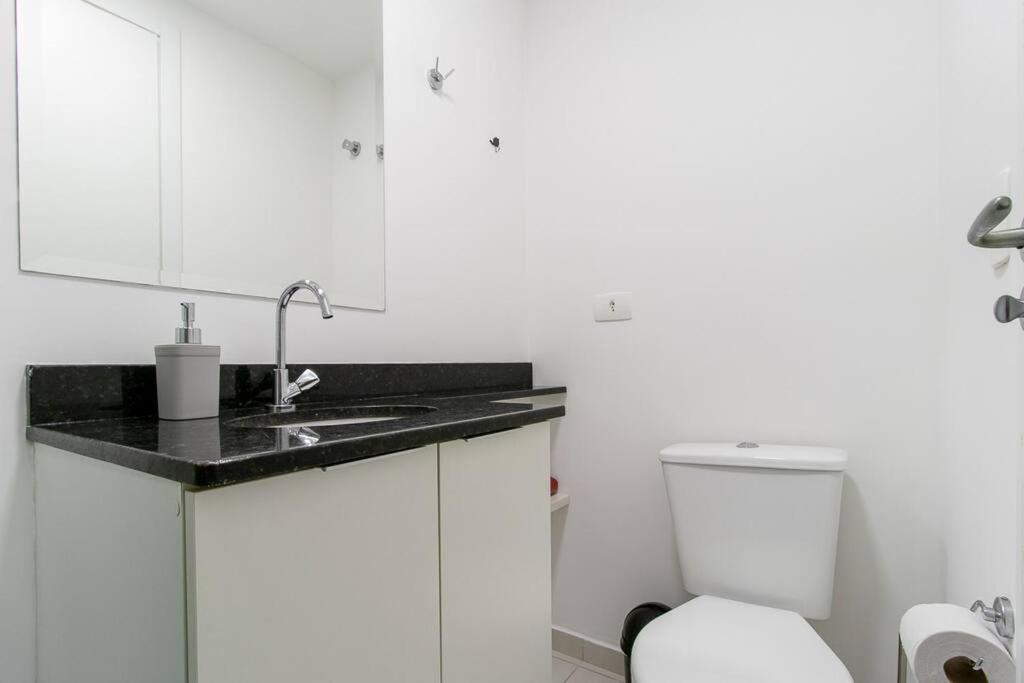 Studio no coração de Curitiba, ao lado do Shopping