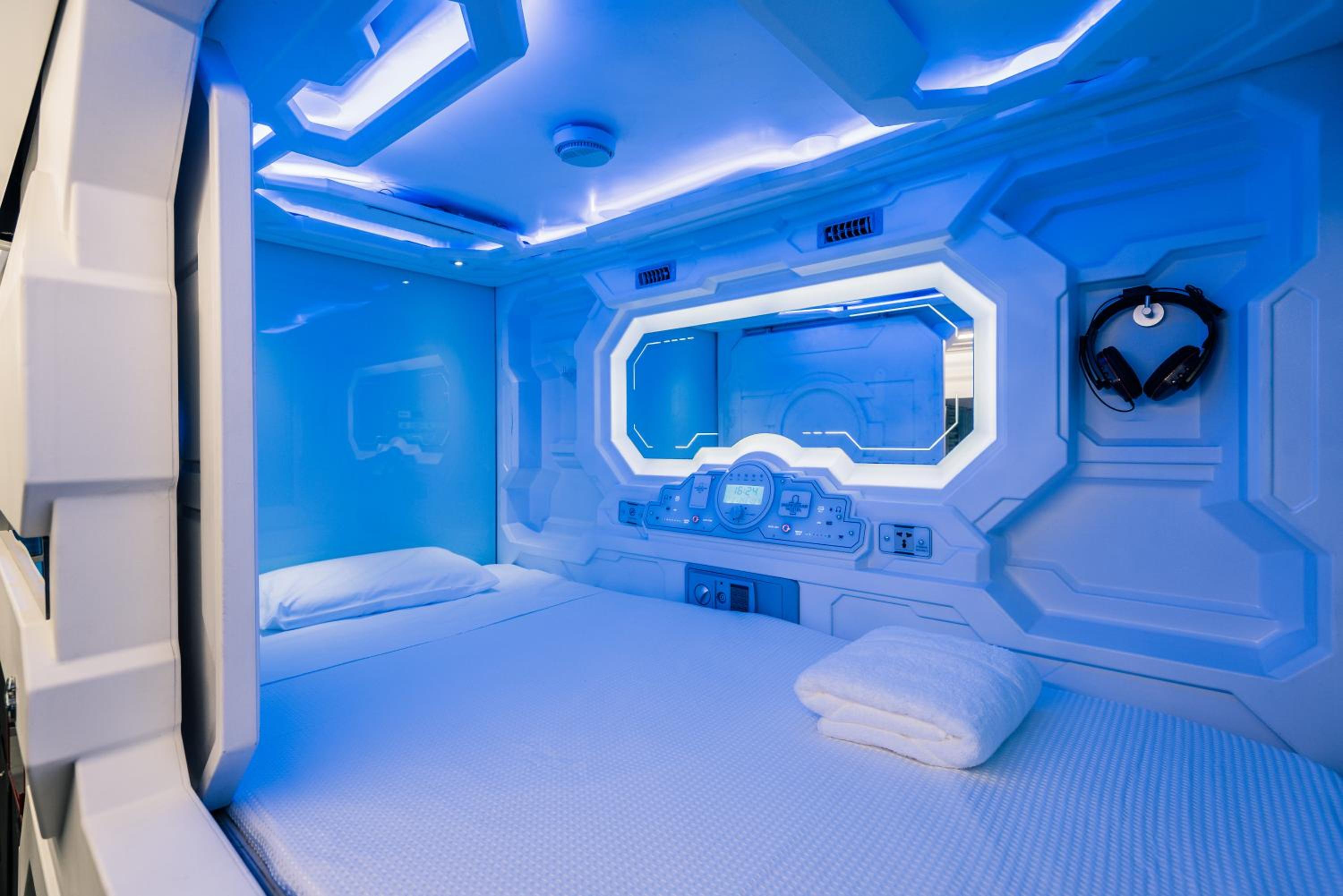 Underground Capsule