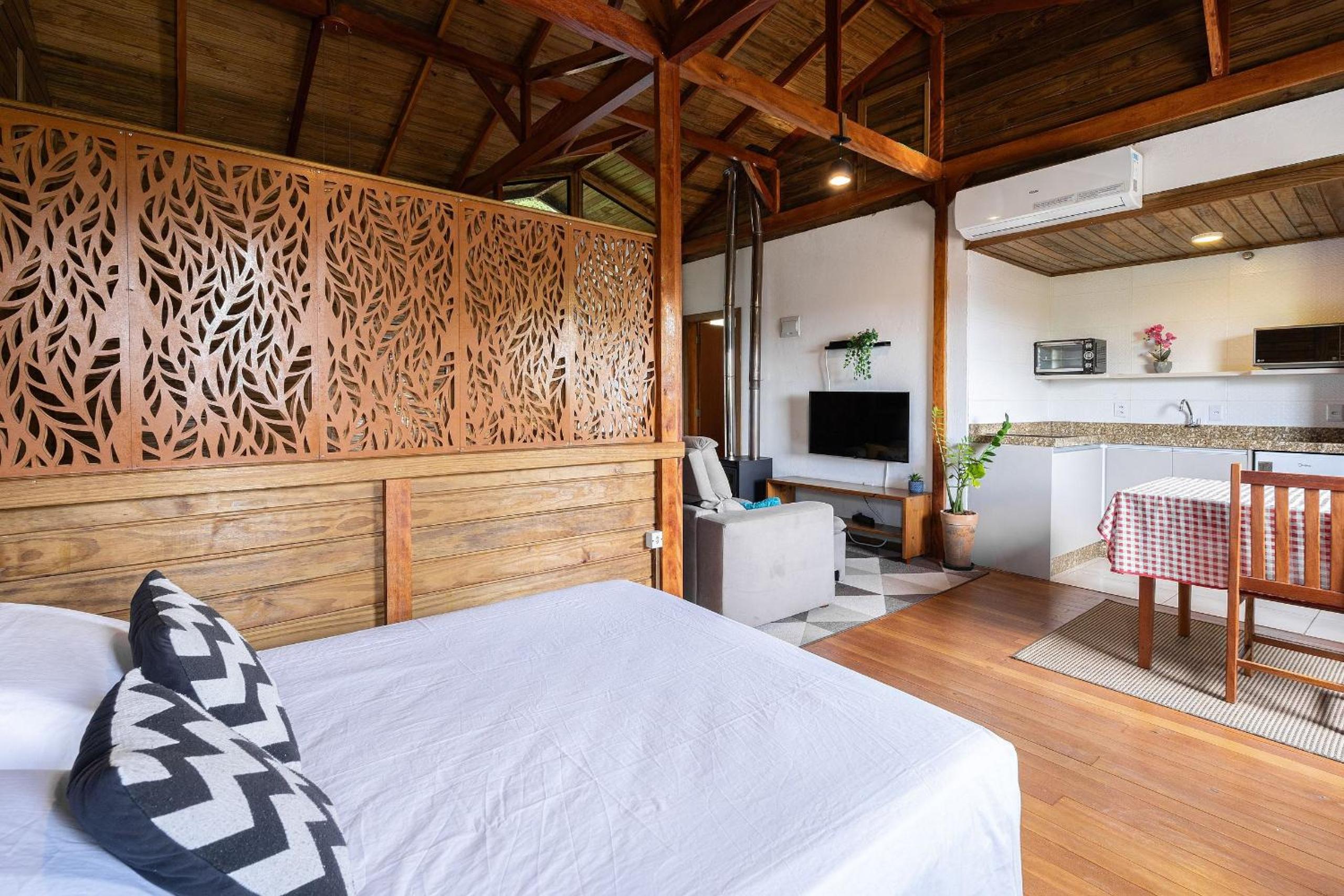 Apê Cabana com banheira hidro casal, ar condicionado