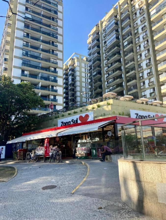 Apartamento Pé na Areia - Barra Bella Posto 6 Barra da Tijuca