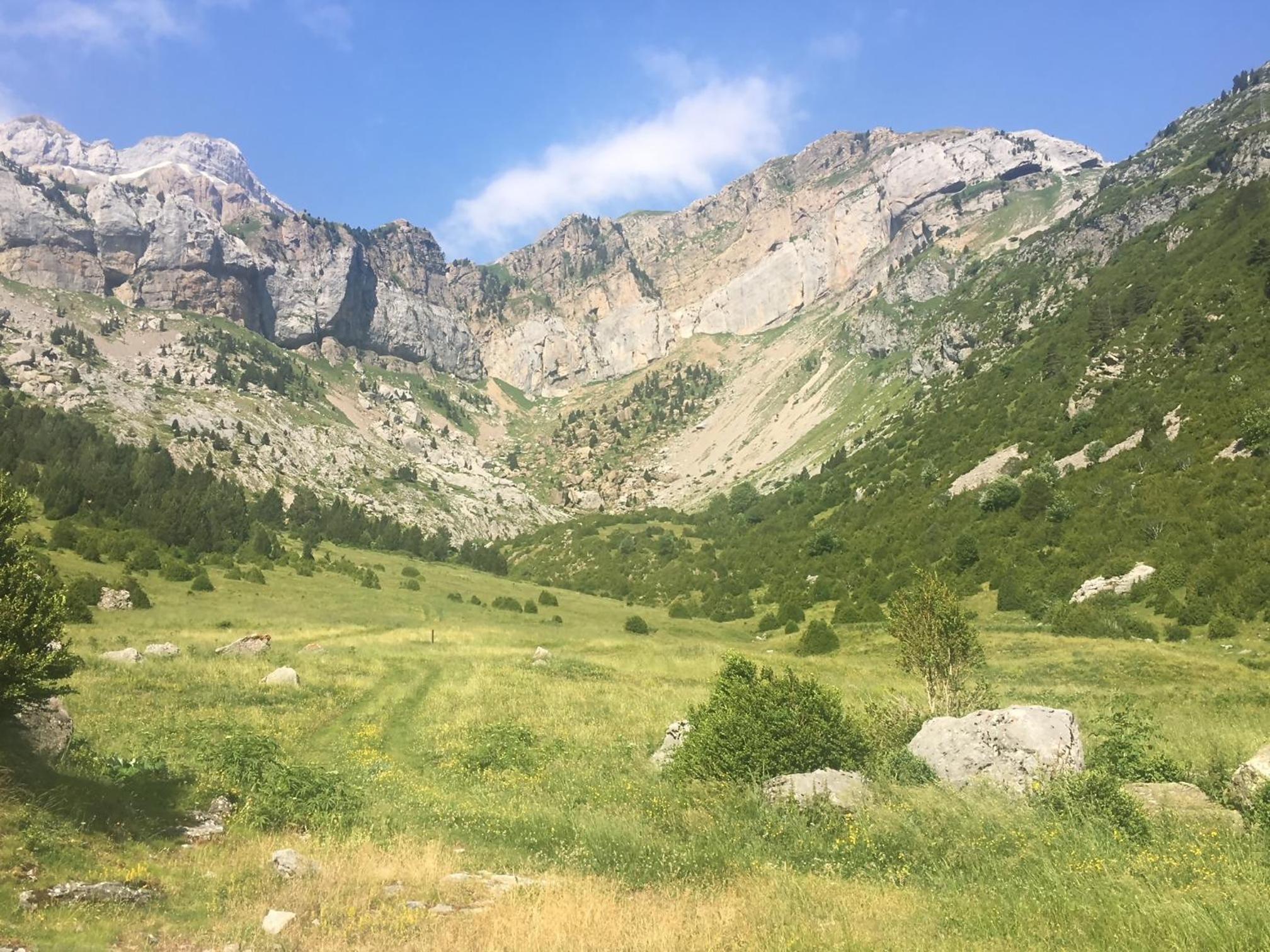 Rasmia tu alojamiento en Canfranc