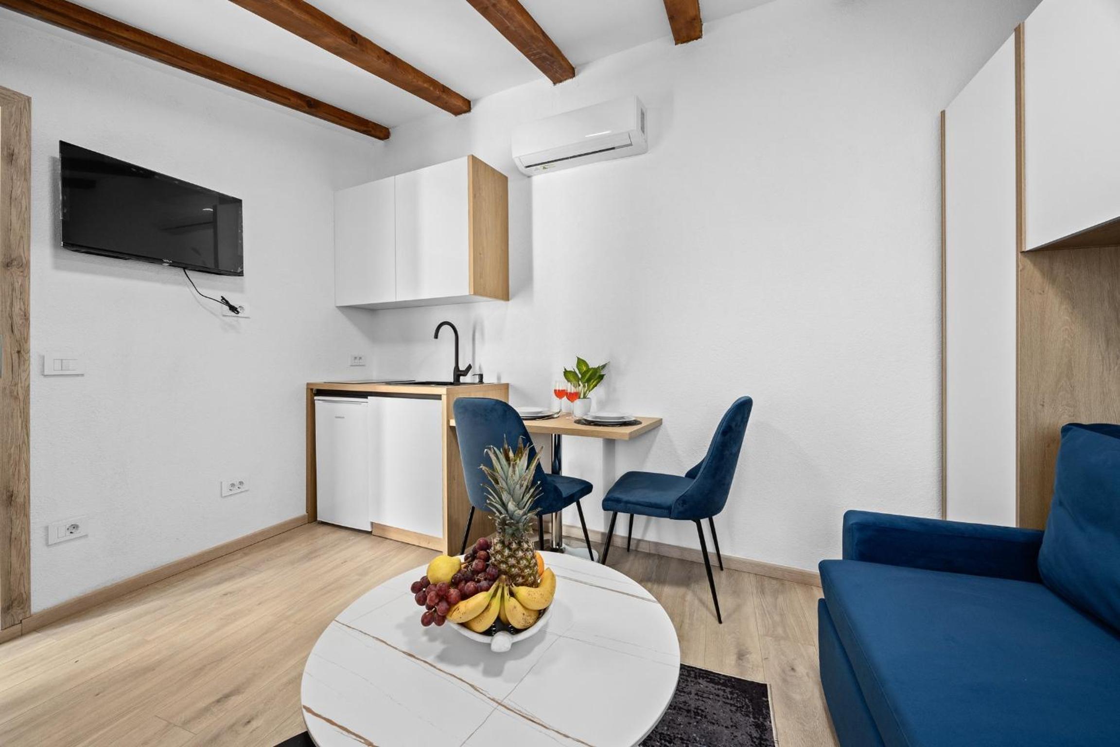 Capitolina Studio Apartmens Old Town view 4