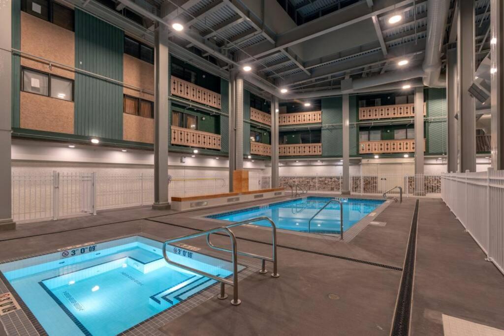 Winter Escape On Perfection - Ski In Out, Pool & Hot Tub