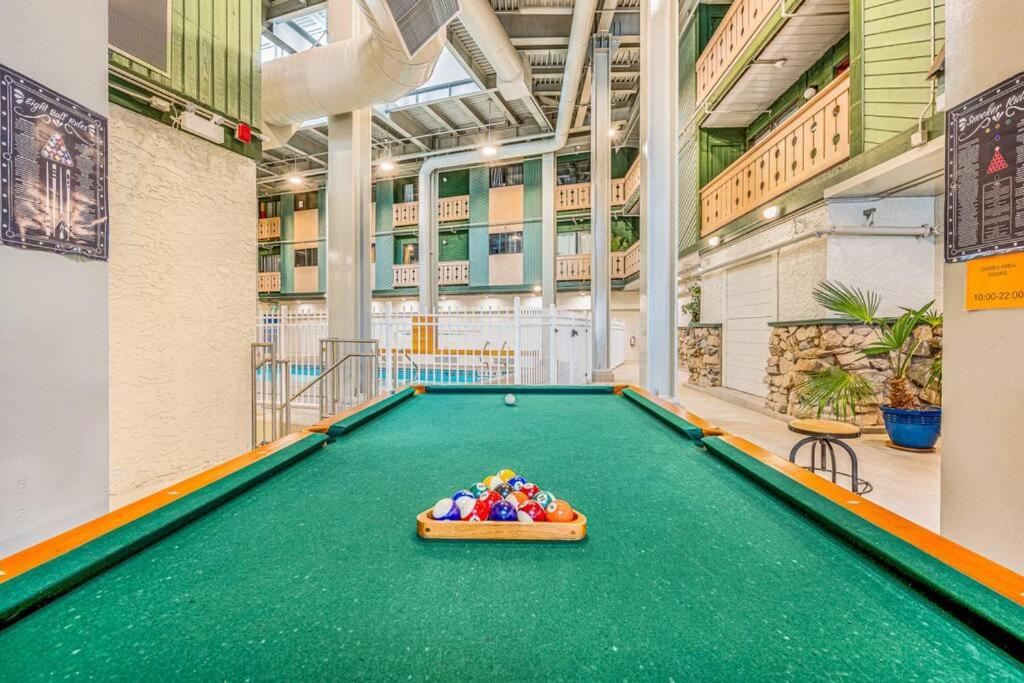 Winter Escape On Perfection - Ski In Out, Pool & Hot Tub