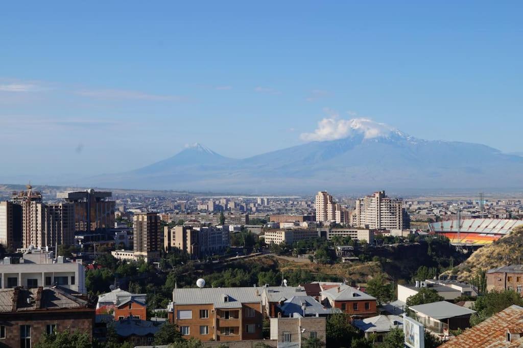 Nice Apartment 2 with best Yerevan and ARARAT view