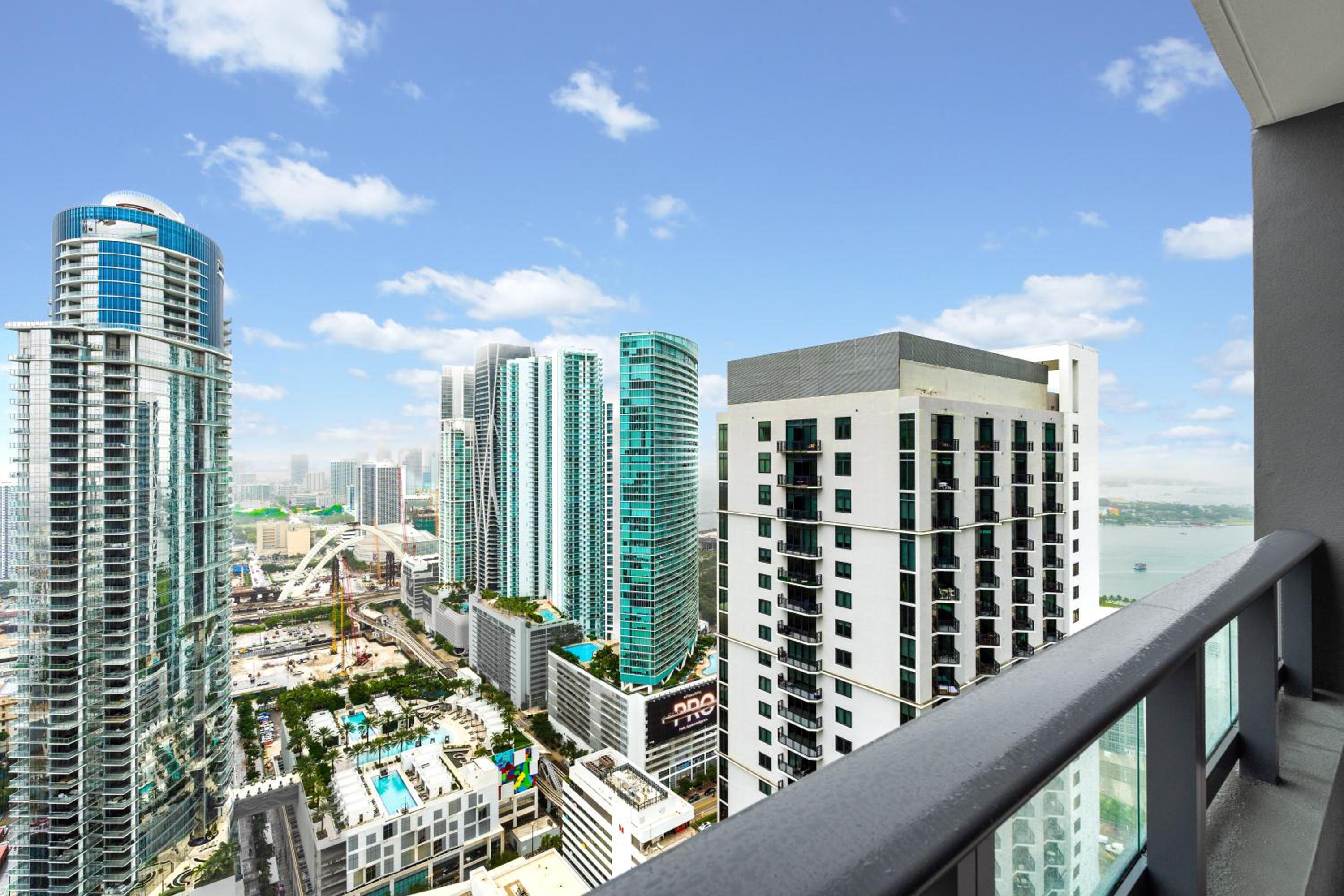 Downtown Miami Oasis #4001 - Your Home for a Perfect Vacation