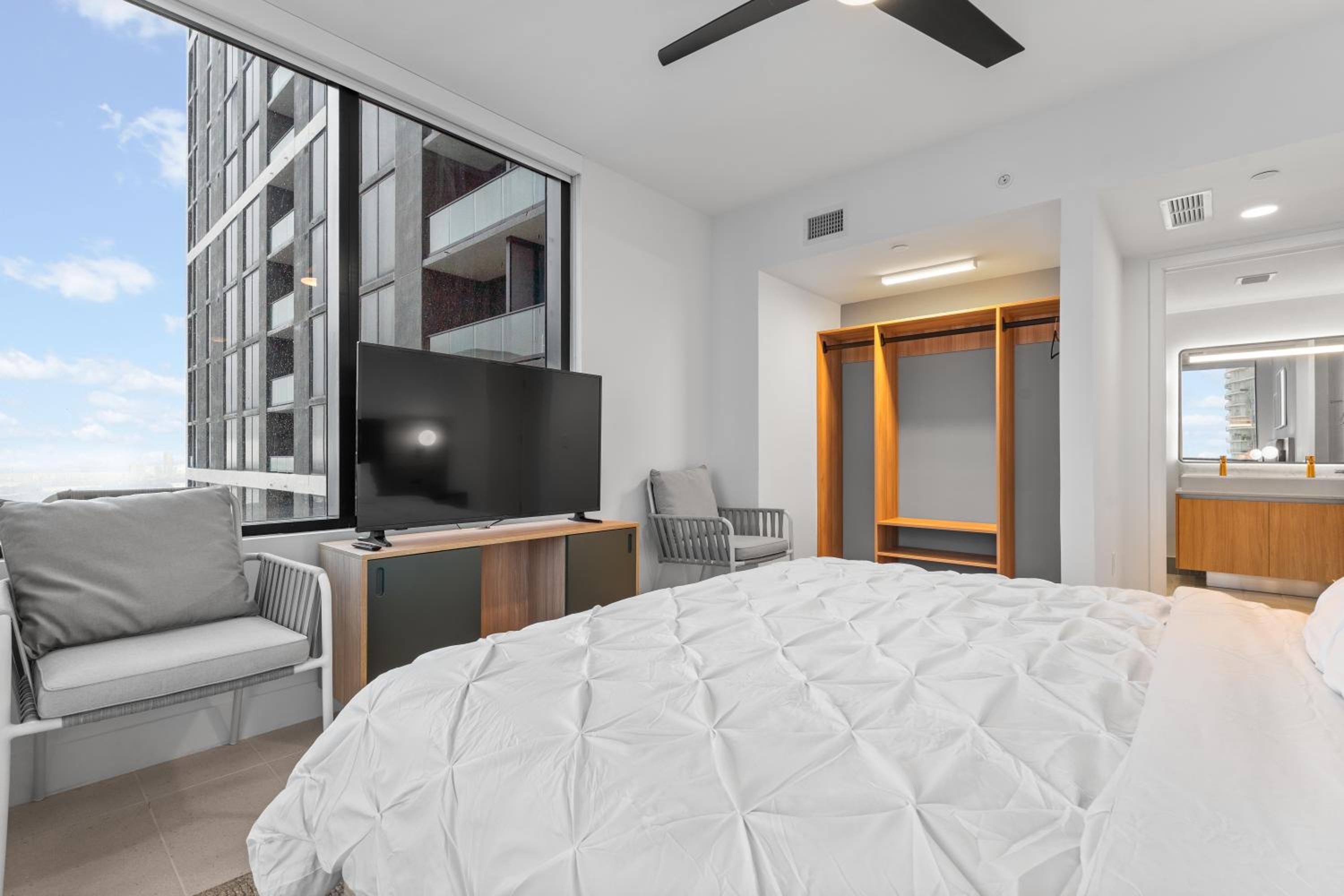 Downtown Miami Oasis #4001 - Your Home for a Perfect Vacation