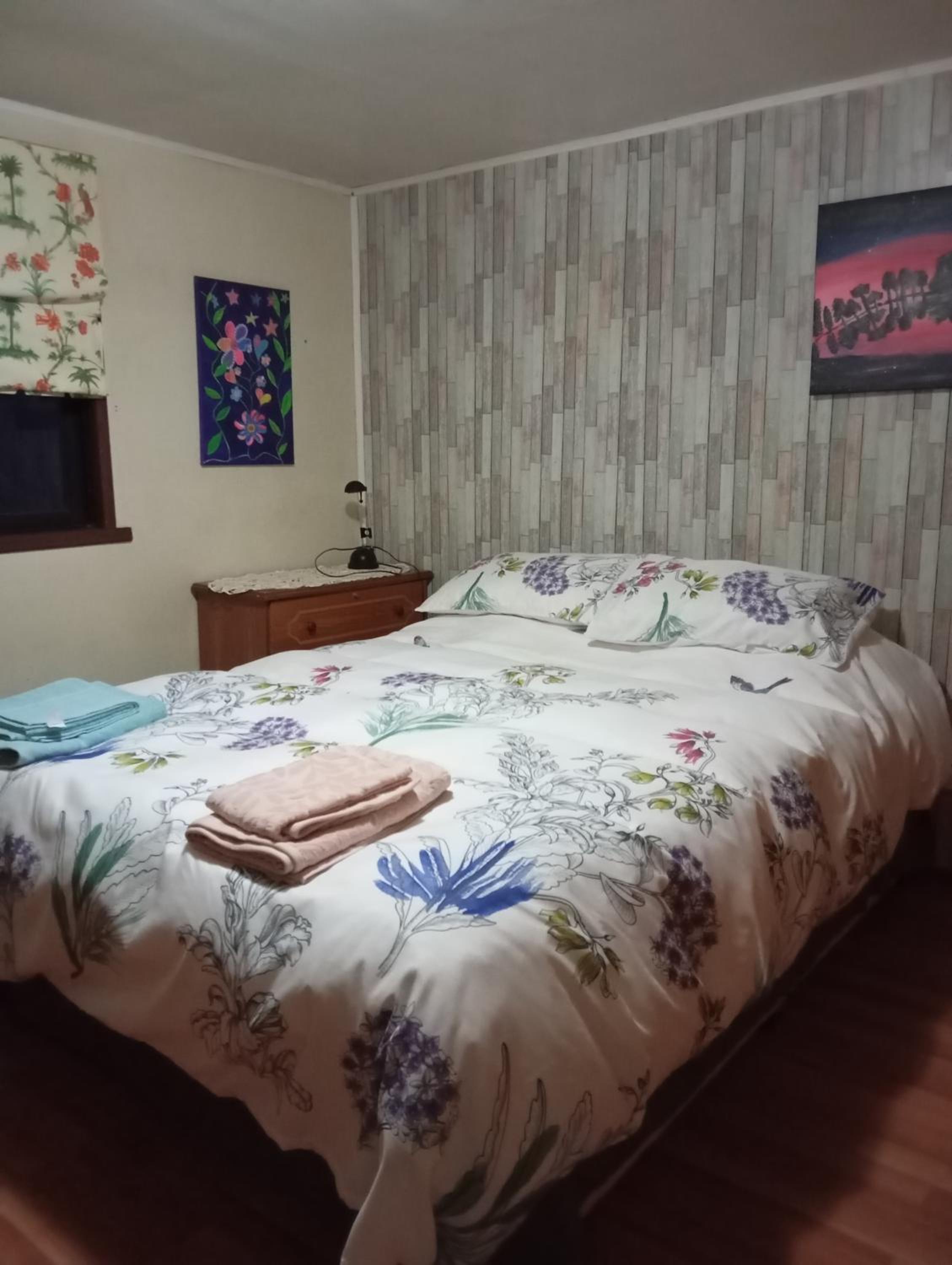 Arriendo dormitorio - alojamiento en valdivia - baño compartido